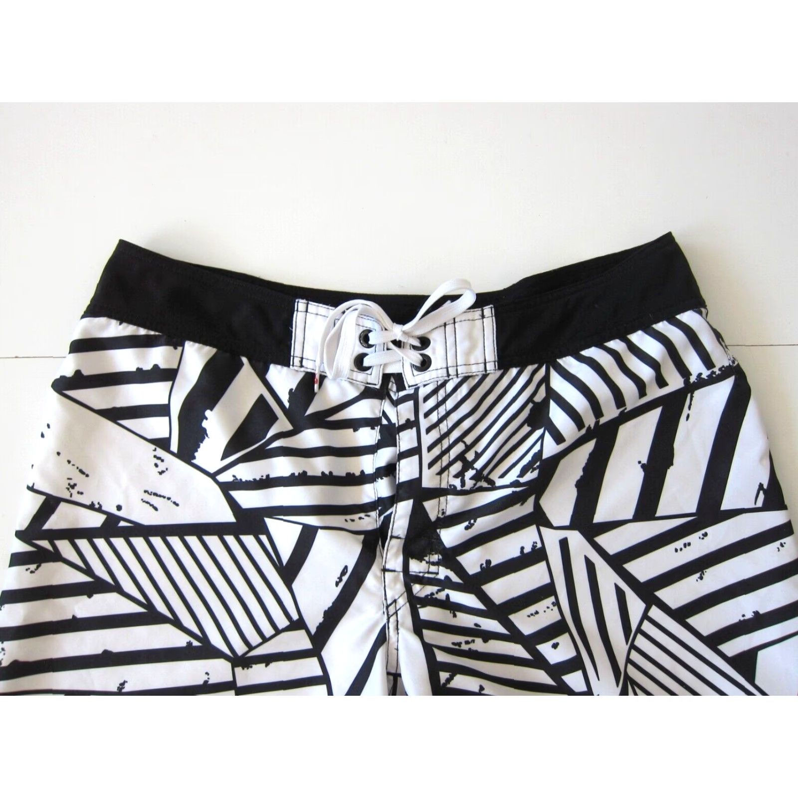 Swims Tony Hawk Black White Abstract Lined Beach Swim Board Shorts Men Size 36 Size US 36 / EU 52 - 3 Thumbnail