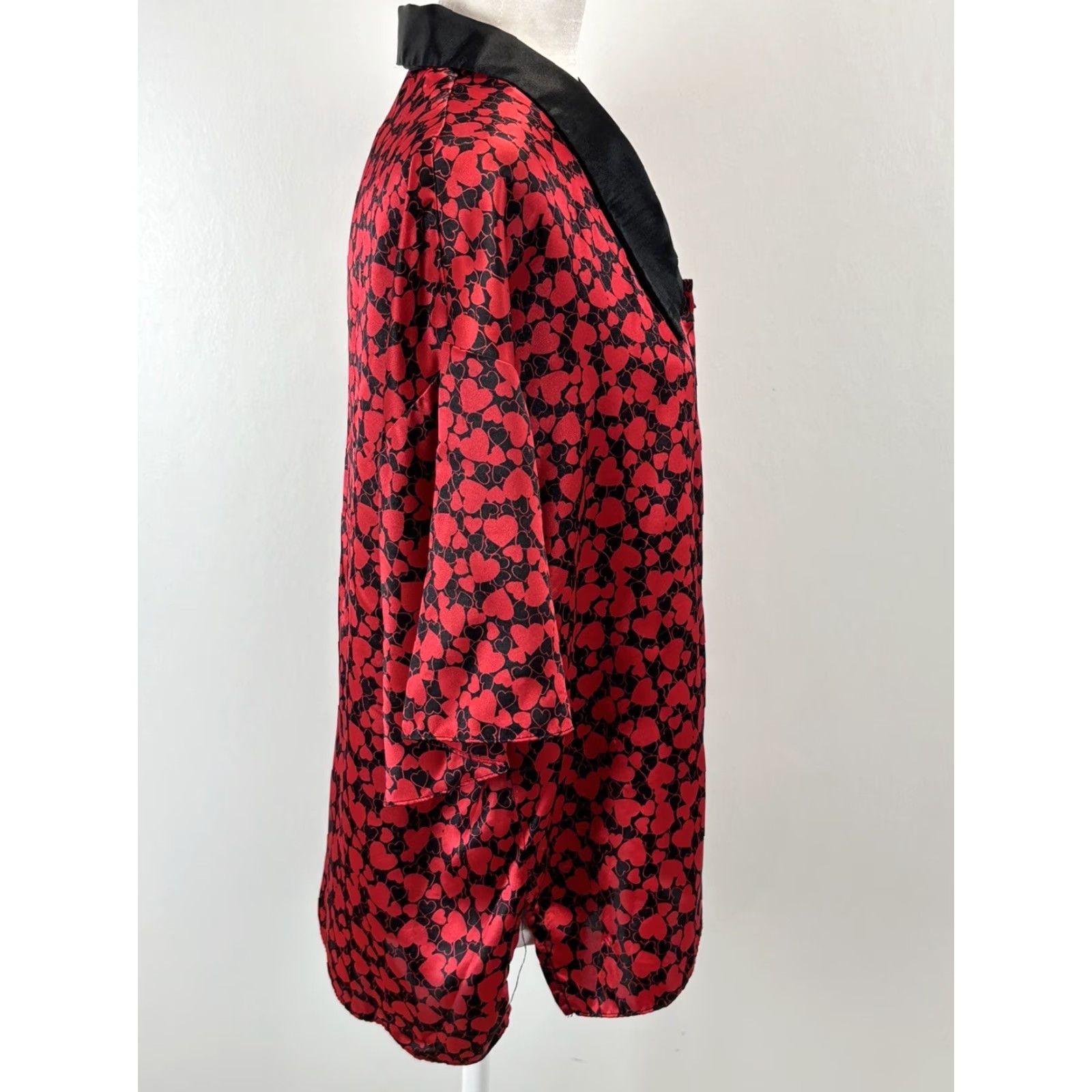 Victoria's Secret VINTAGE Victoria’s Secret Pajamas Sz Large Red, Black Hearts Satin V-Day Gold Womens Size L / US 10 / IT 46 - 5 Thumbnail