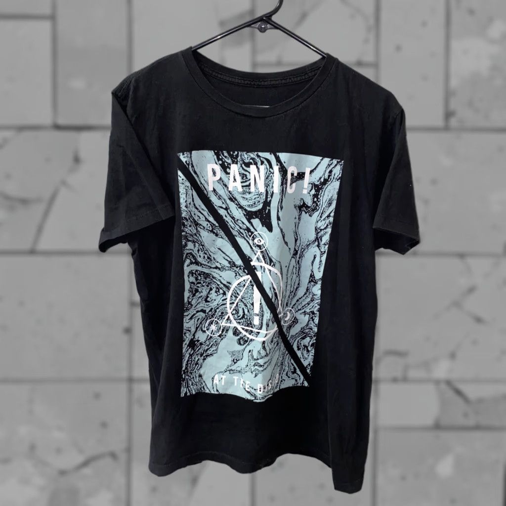 Vintage Men's Panic At The Disco T-Shirt Short Sleeve Black Size S Band Vintage 20.5 Inch Armpit Size US S / EU 44-46 / 1 - 1 Thumbnail