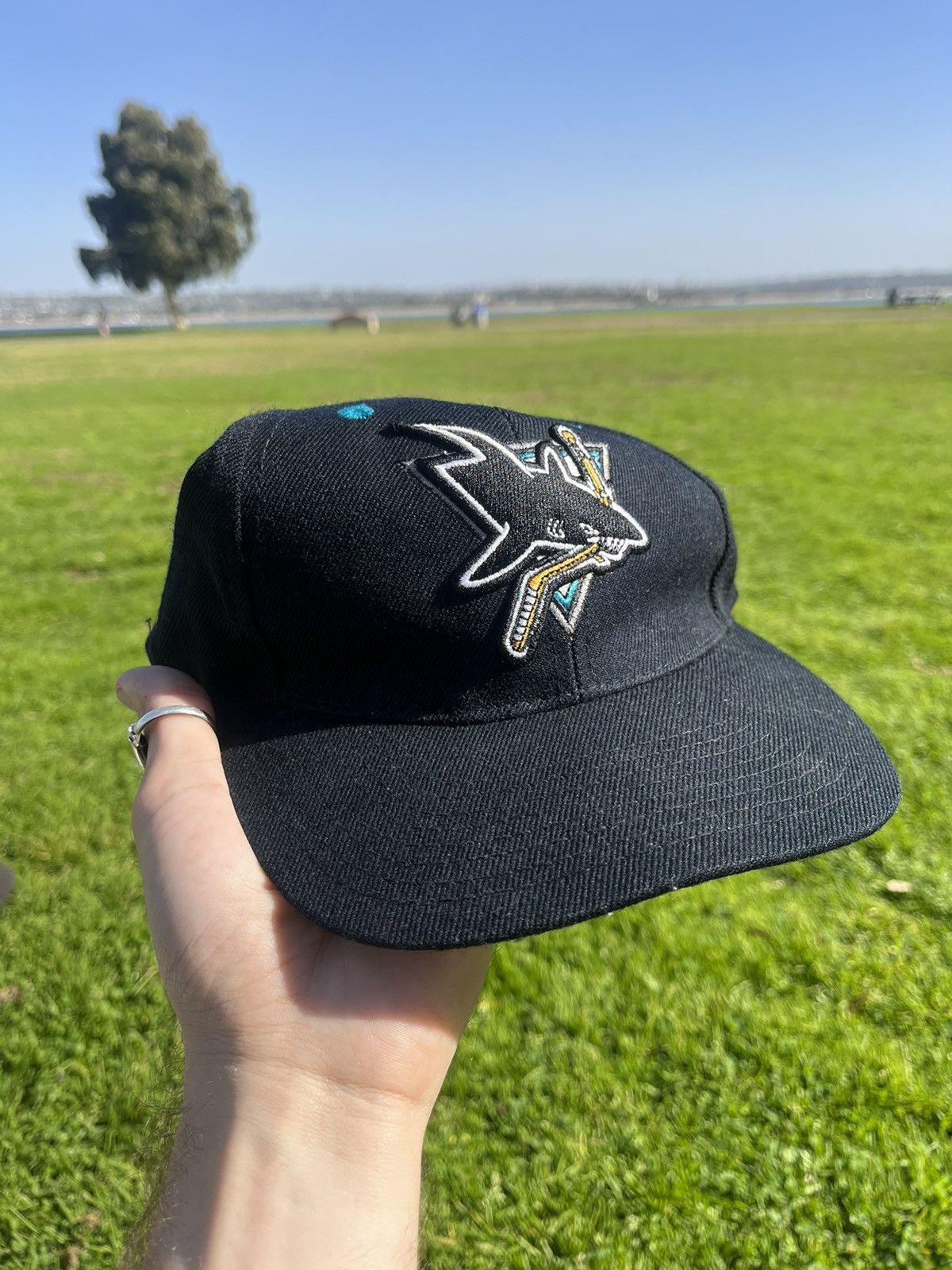NHL × Vintage Vintage San Jose Sharks Hat Size ONE SIZE - 3 Thumbnail