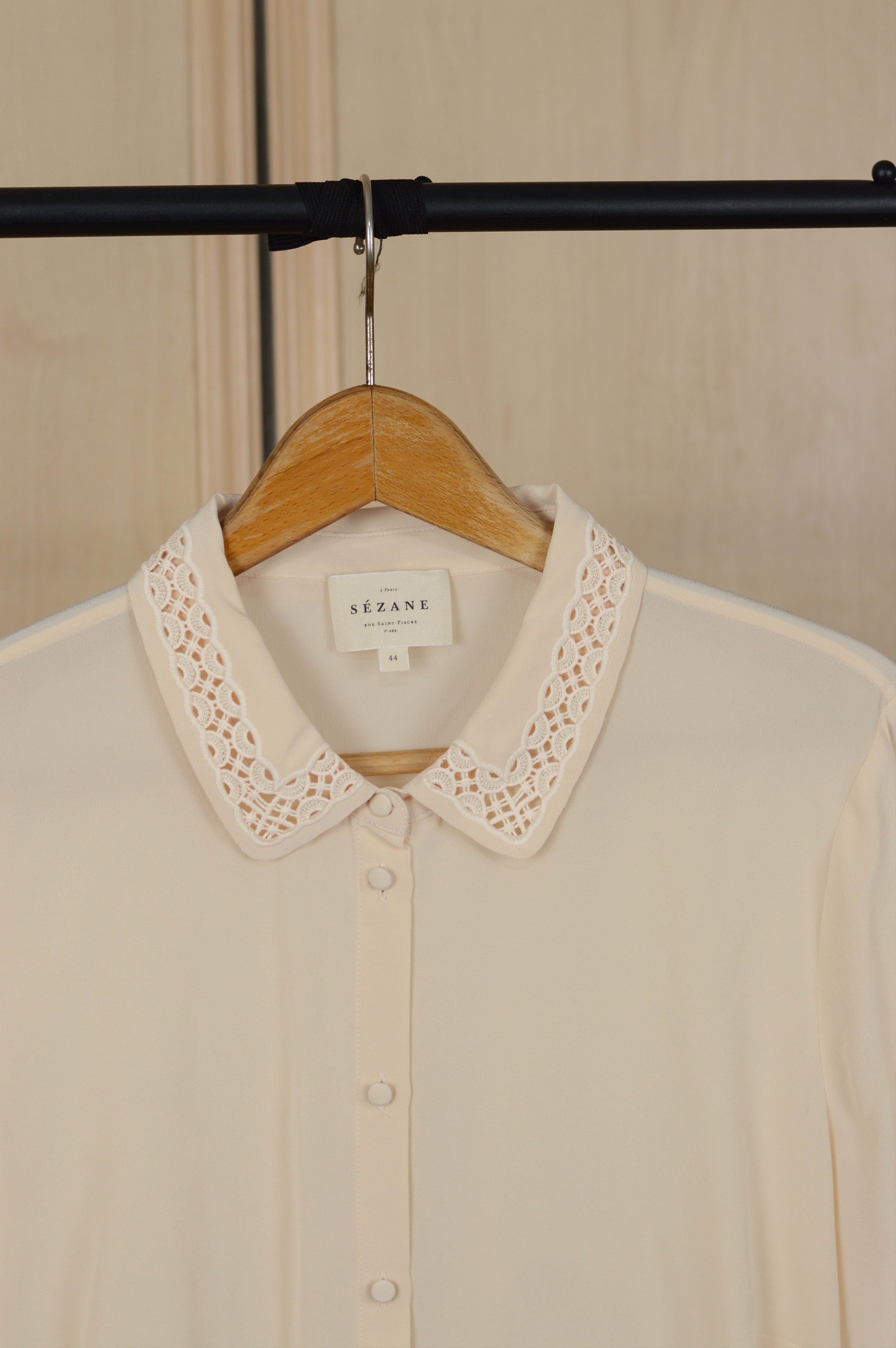 Sezane Sezane Silk Creamy Shirt Buttons up Size L / US 10 / IT 46 - 2 Thumbnail