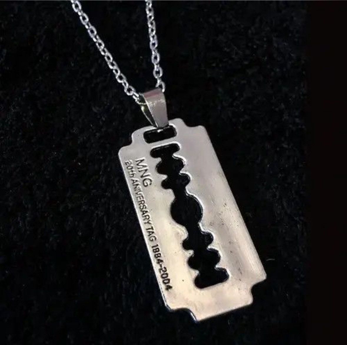 Jewelry Razor Blade Pendant Necklace Size ONE SIZE - 1 Thumbnail
