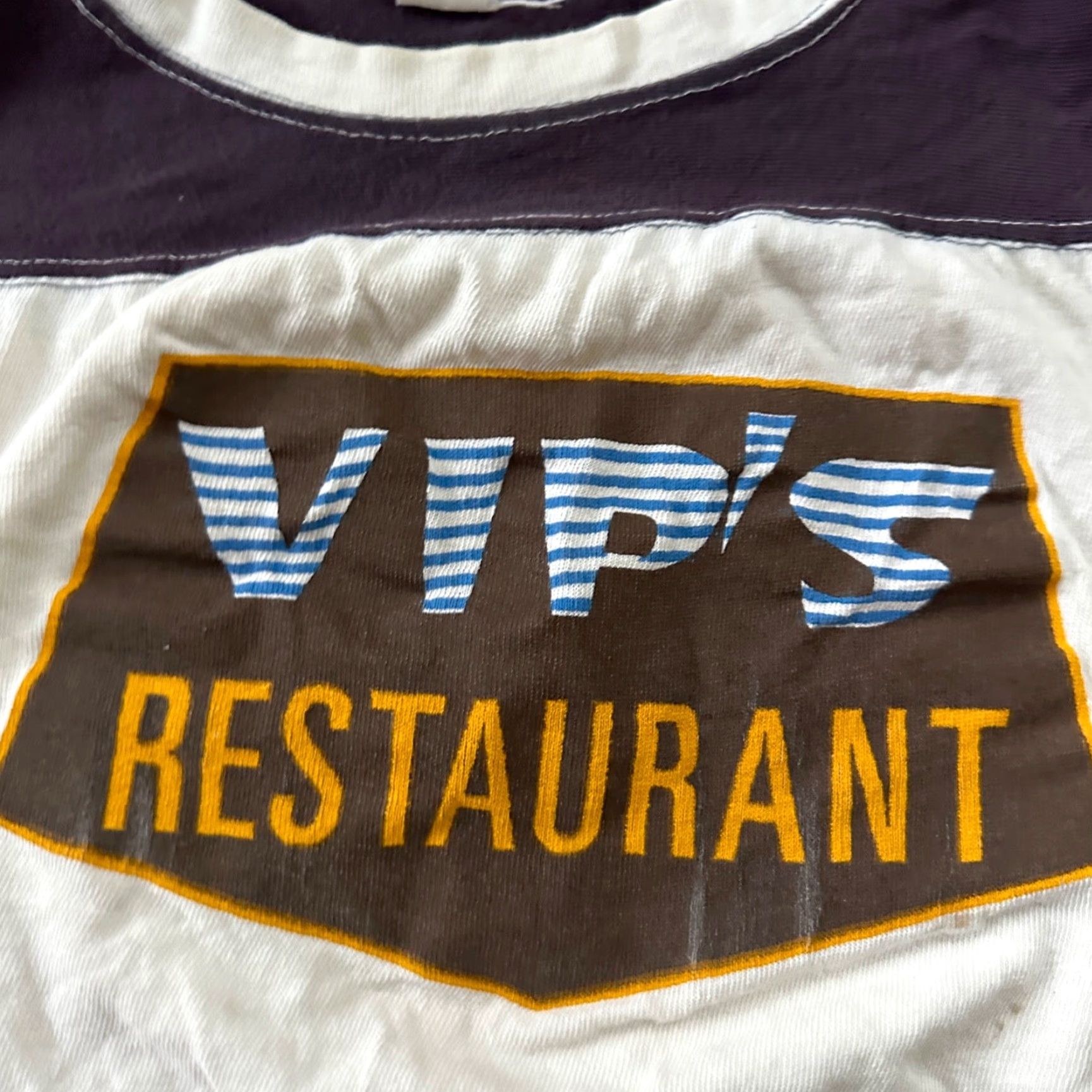 Vintage VINTAGE VIPs Restaurant 1970s T-Shirt 70s #1 Rockabilly Solid White Short Sleeve Crew Neck Men S Graphic Print Vintage 80s 90s Boys Mens Size US S / EU 44-46 / 1 - 3 Thumbnail