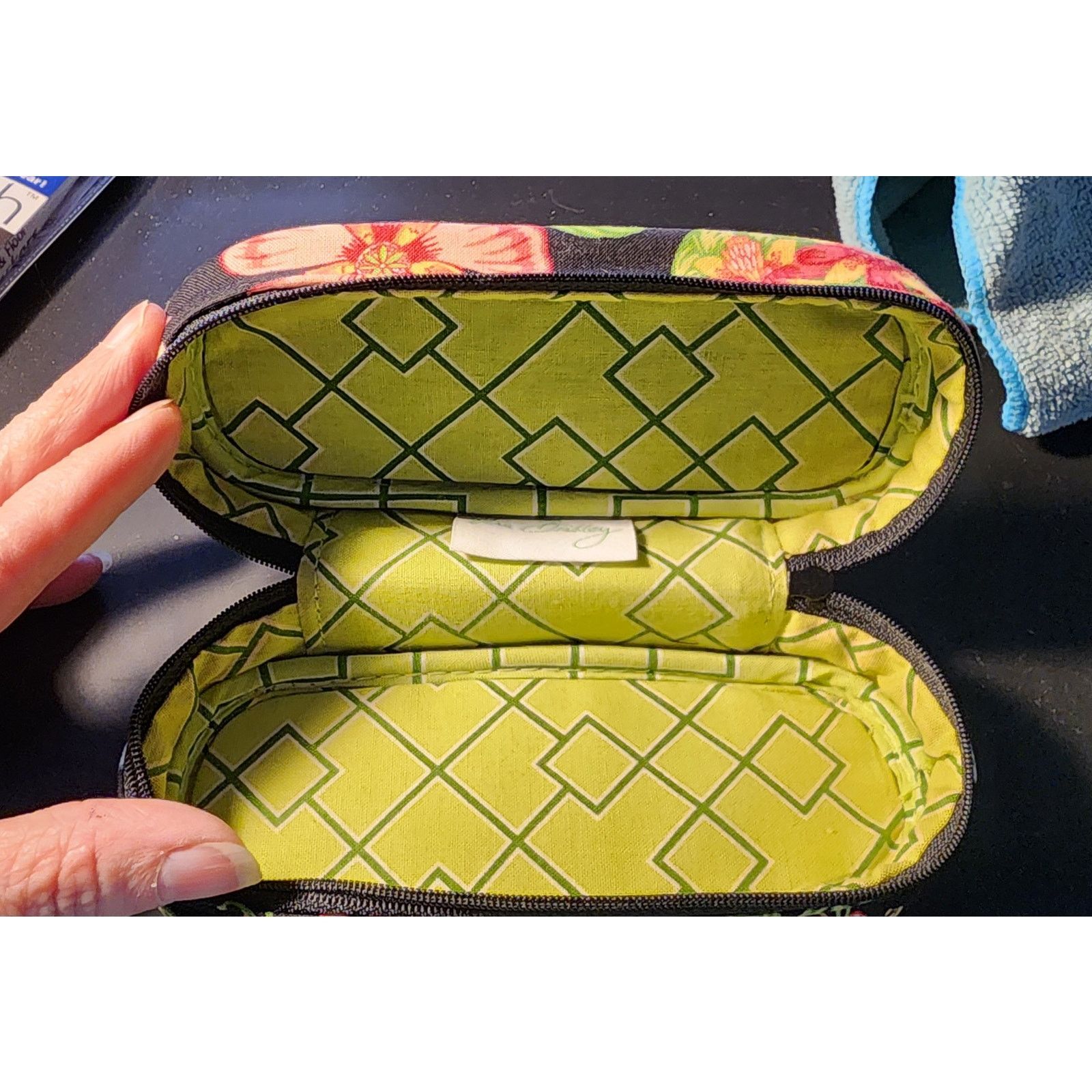Vera Bradley Vera Bradley Sunglasses Case Black Floral Center Zip Size ONE SIZE - 8 Thumbnail