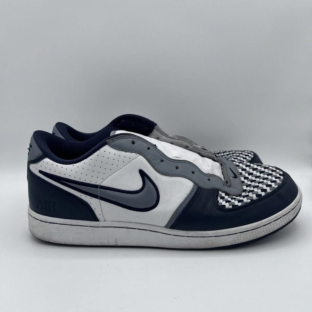 Nike Men's Size 12 US Nike Infiltrator Sneakers Navy Blue White Size US 12 / EU 45 - 1 Thumbnail