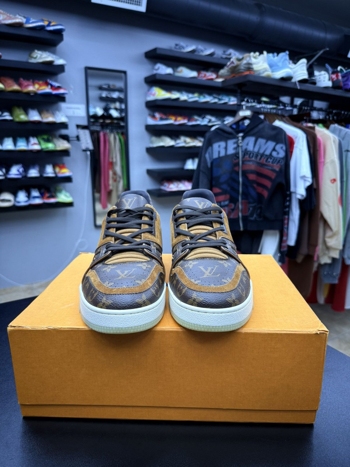 Louis Vuitton Louis Vuitton Brown Monogram Trainers Size 9.5LV / 10.5 US Size US 10.5 / EU 43-44 - 3 Thumbnail