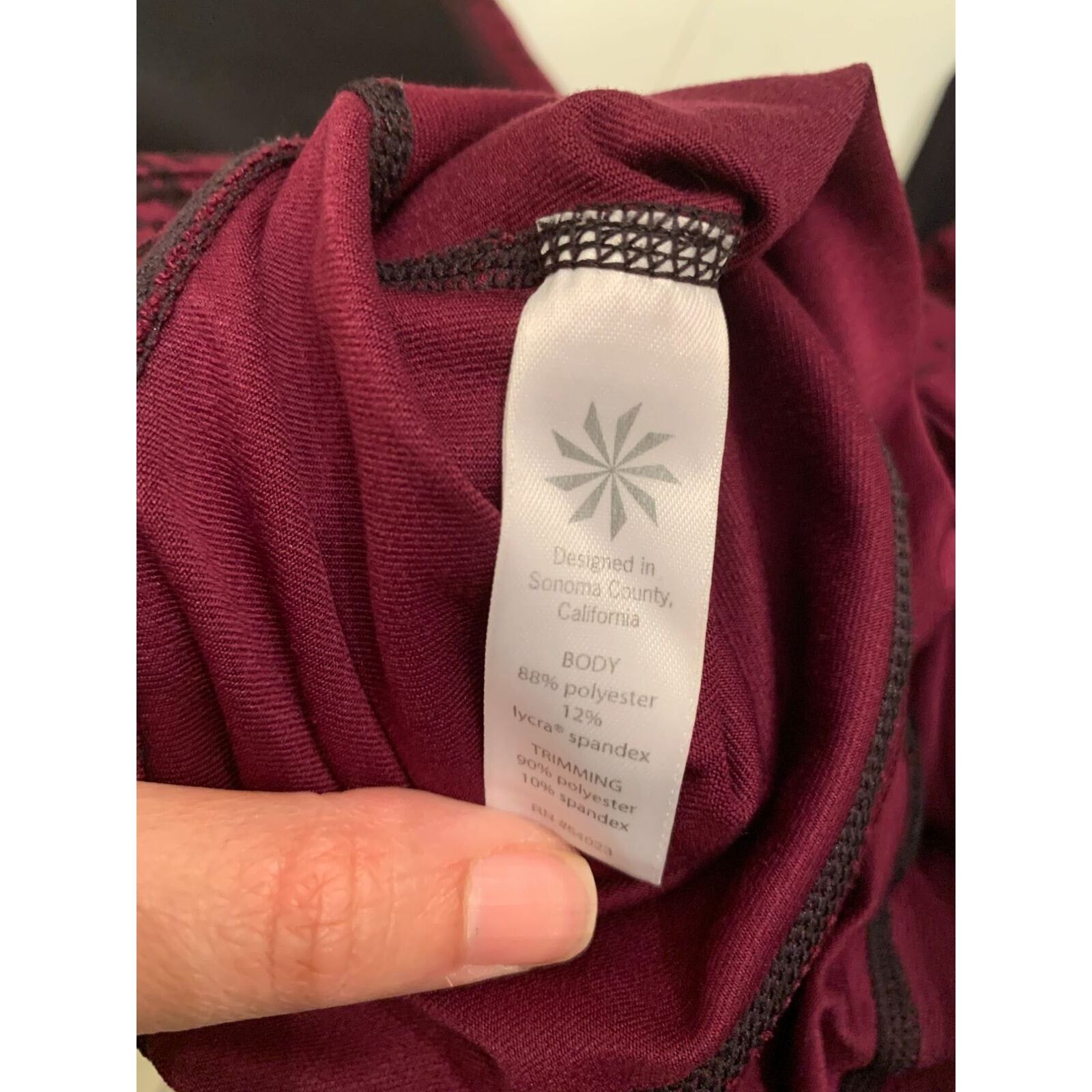 Athleta Athleta red wine and black crop pockets leggings size XS Size 26" / US 2 / IT 38 - 5 Thumbnail