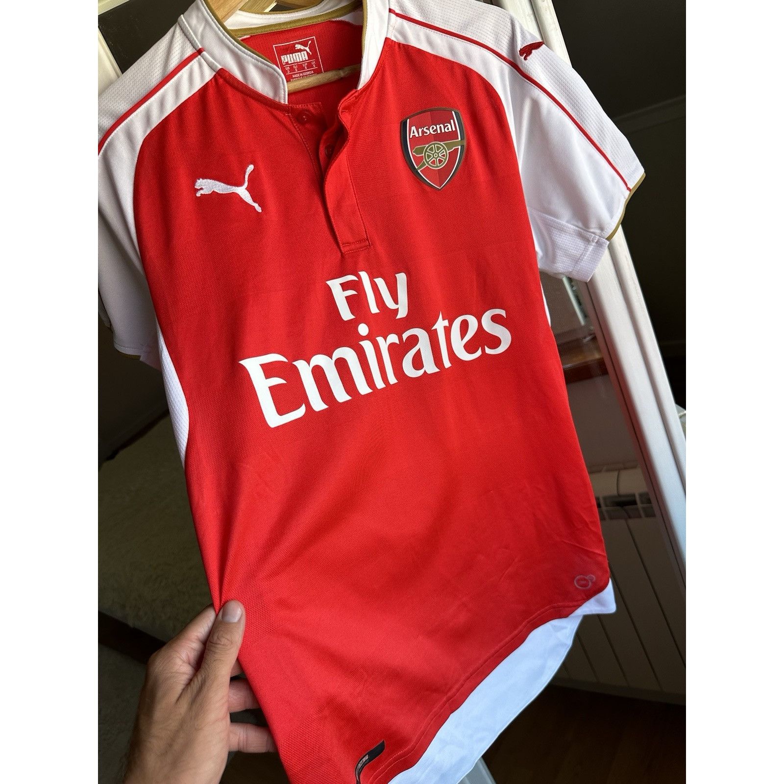 Puma ARSENAL 2015/16 HOME RED WHTE SHORT SLV PUMA SOCCER JERSEY F Size US S / EU 44-46 / 1 - 8 Thumbnail