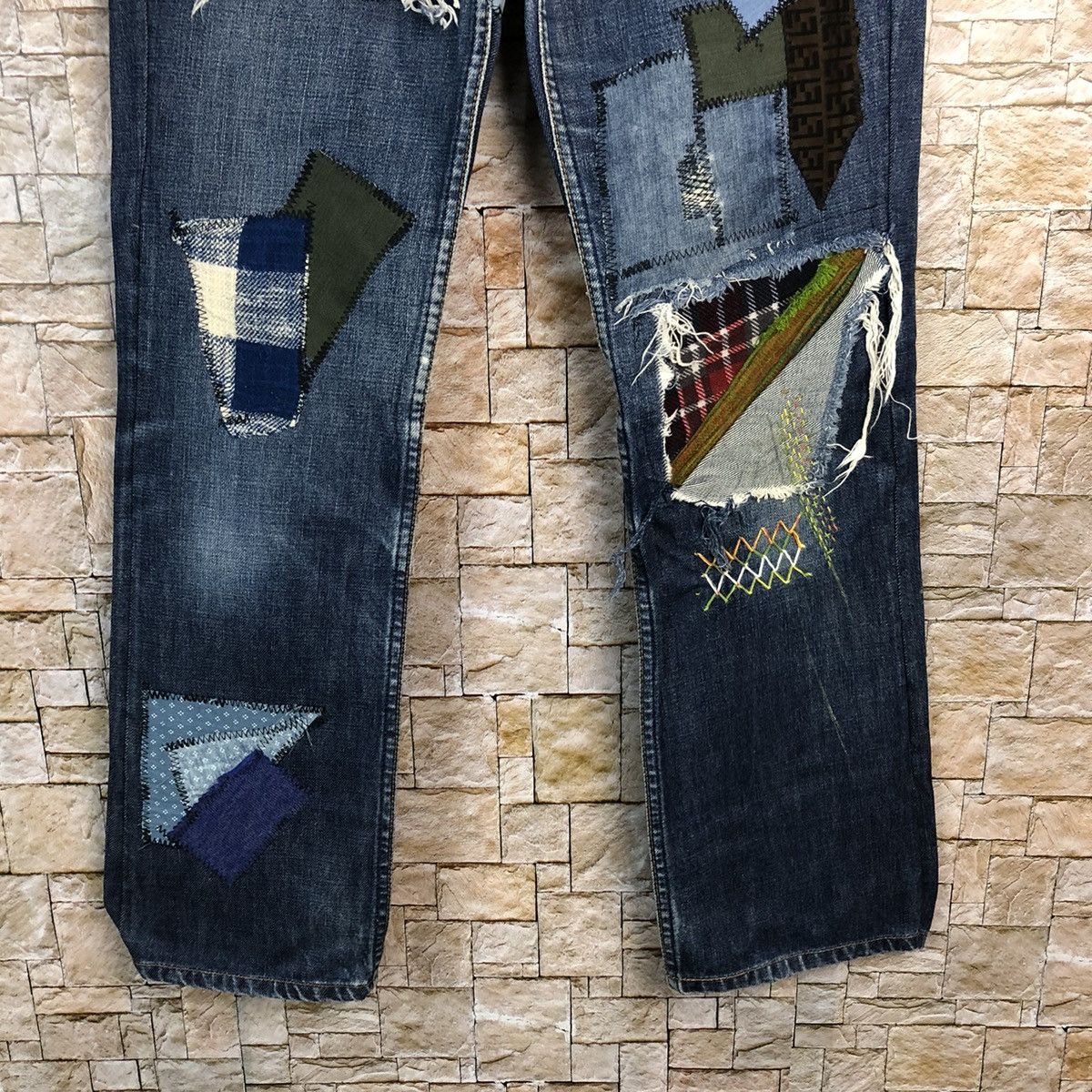 Levi's DL 553 Levis patchwork Distressed ripped Denim jeans #A135 Size US 27 - 7 Thumbnail