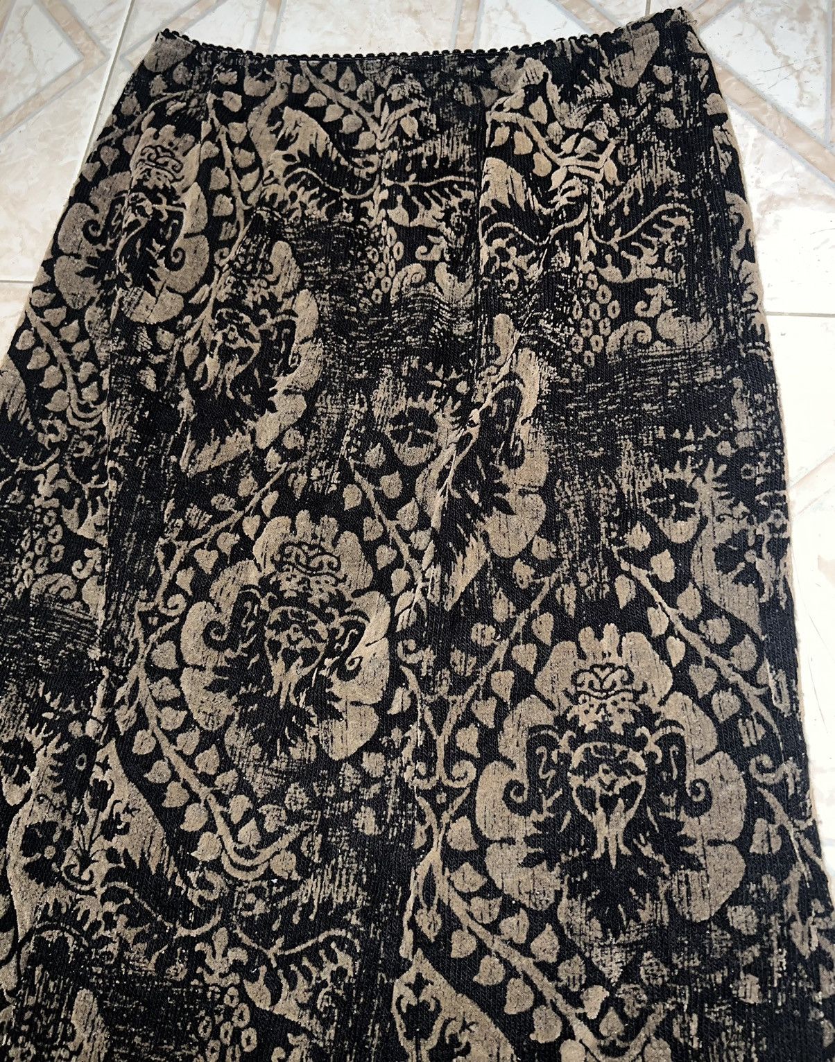 Japanese Brand Vintage Y2K floral print velvet midi skirt 🖤➕ Size 26" / US 2 / IT 38 - 5 Thumbnail