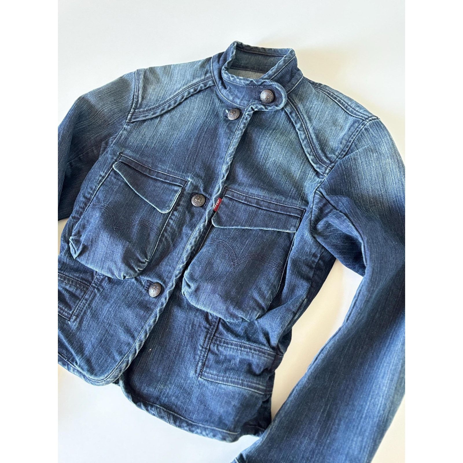 Levi's Vintage Levi’s Blue Denim Jacket Women’s Short Fit Y2K Size US M / EU 48-50 / 2 - 2 Thumbnail