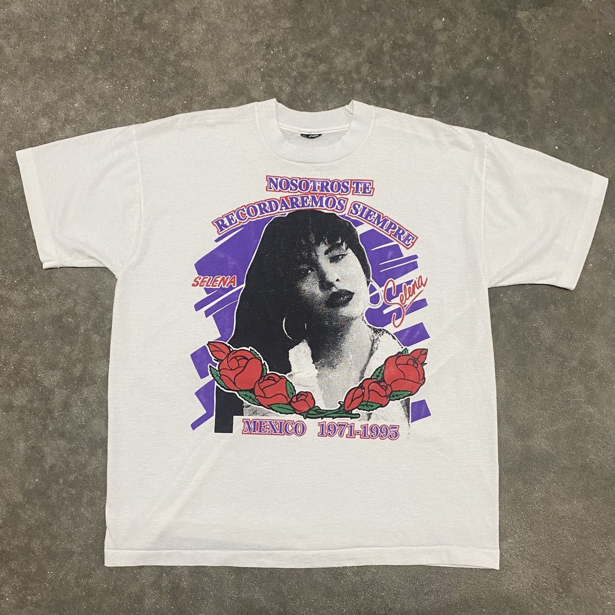 Fruit Of The Loom Rare Vintage 90s Selena Quintanilla Potrait Chronology Tee Size US XL / EU 56 / 4 - 1 Thumbnail