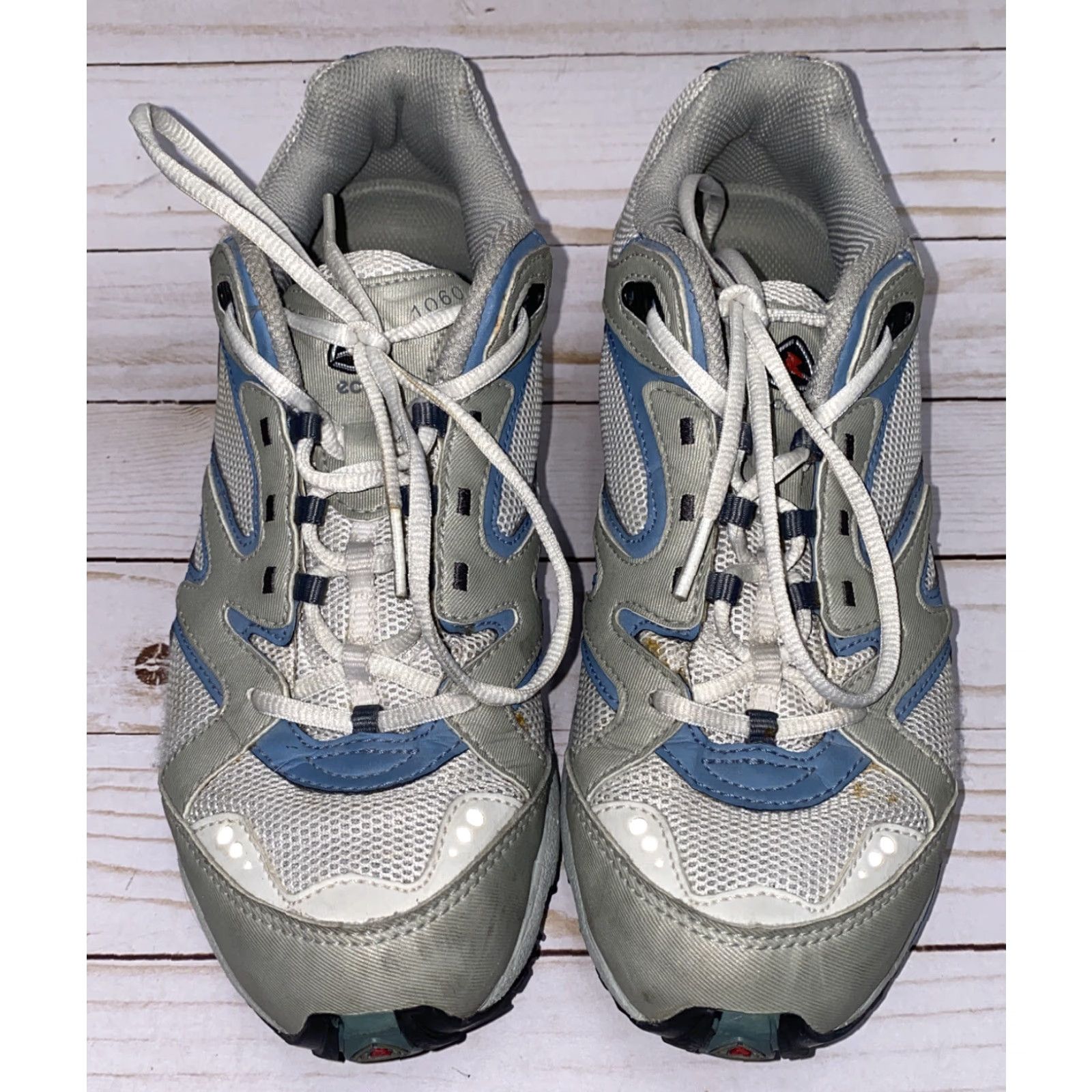 Ecco ECCO Womens White/Blue Lace Up Athletic Sneakers Size 8 Sneakers Womens Athletic Shoes Low Top White Blue Lace Up 8 US 39 EU Size US 8 / IT 38 - 3 Thumbnail