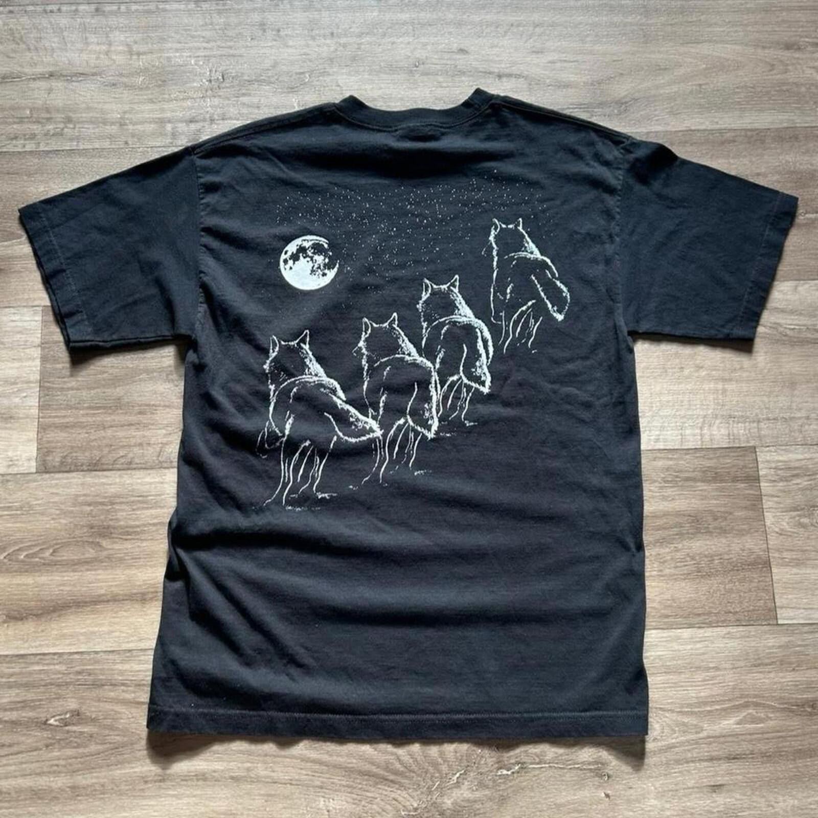 Anvil Vintage 90’s Nature Aop Black wolf moon graphic tee size L Size US L / EU 52-54 / 3 - 3 Thumbnail