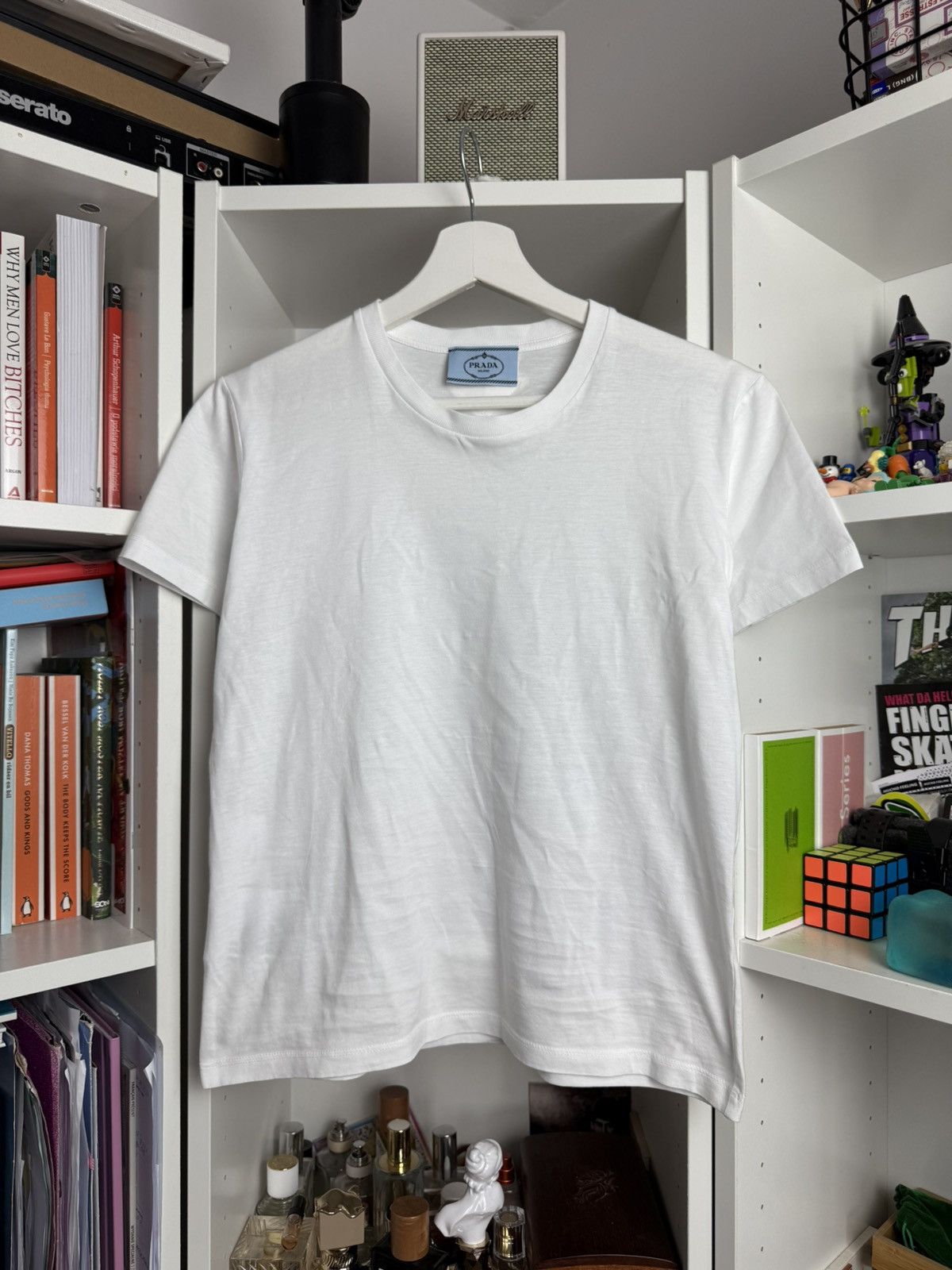 Designer × Prada Prada basic white short sleeve t-shirt tee M designer casual Size M / US 6-8 / IT 42-44 - 1 Thumbnail