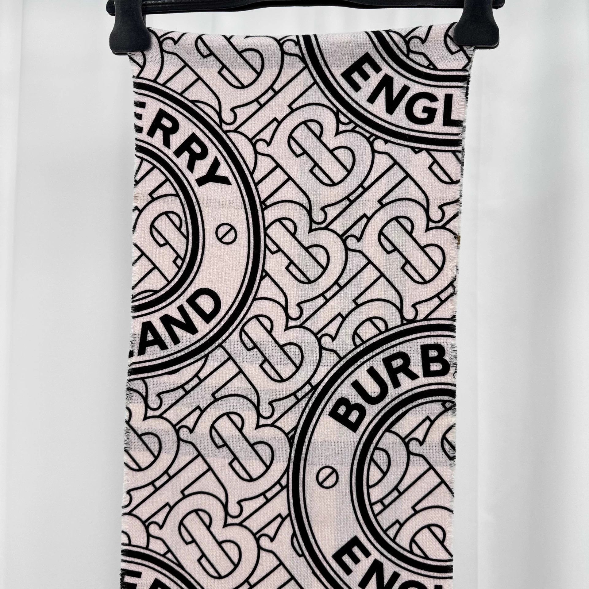 Burberry Burberry Check Monogram 2-Face Cashmere Scarf 30x168CM 99N Size ONE SIZE - 4 Thumbnail