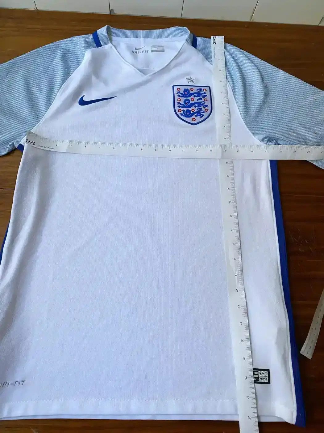 Nike England Nike kit 16 football Soccer Jersey size S Size US S / EU 44-46 / 1 - 5 Thumbnail