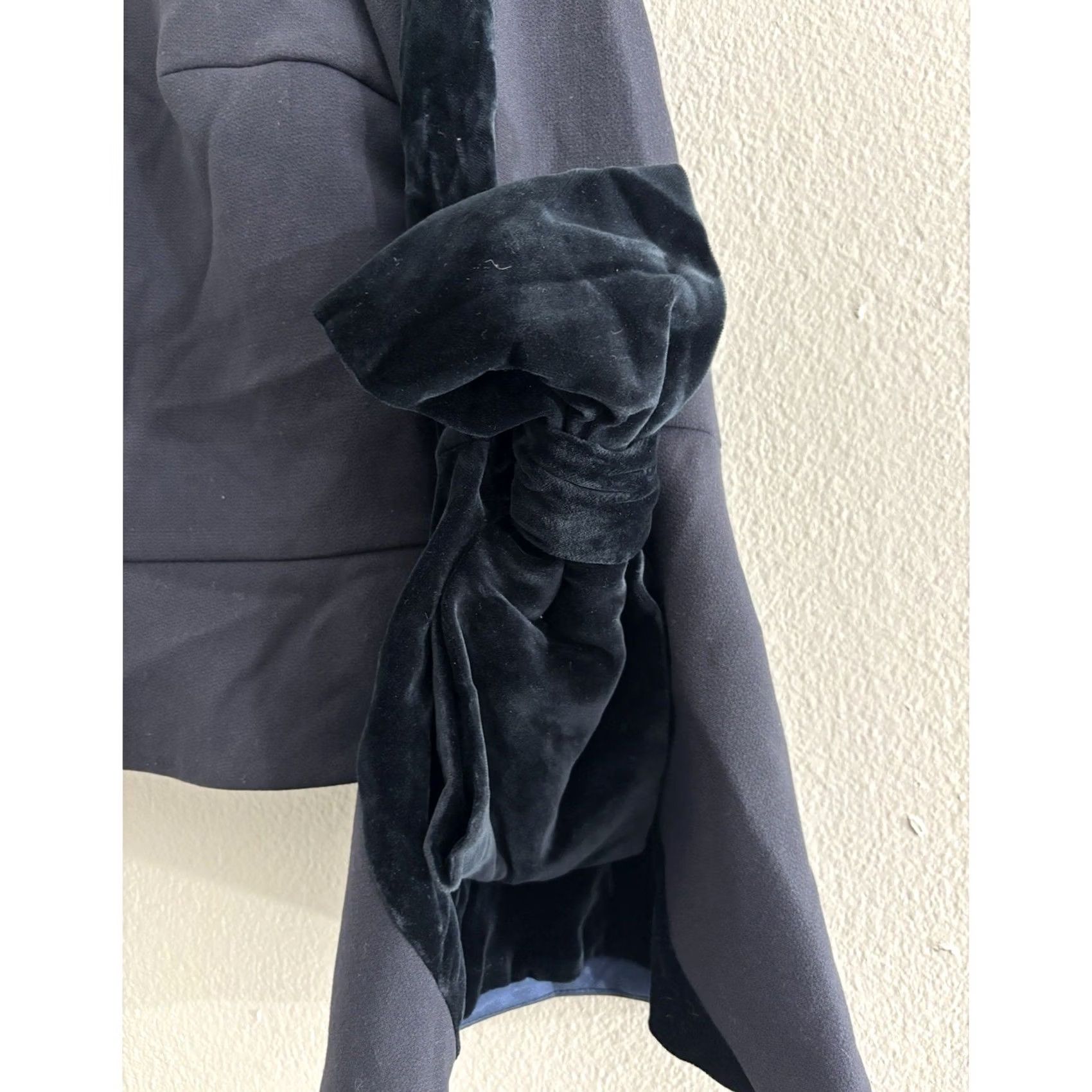Vintage PAMELA MILANO Top Black Solid Long Sleeve Women Italy Size 42 Size M / US 6-8 / IT 42-44 - 4 Thumbnail