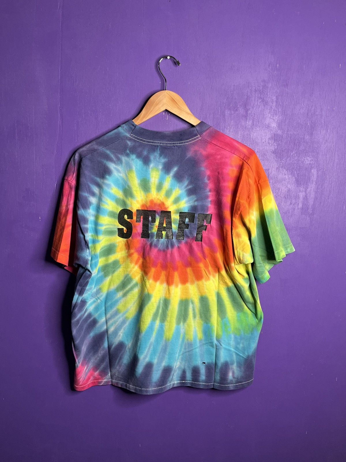 Vintage Vintage 90s Woodstock staff tie dye t-shirt Size US XL / EU 56 / 4 - 2 Thumbnail