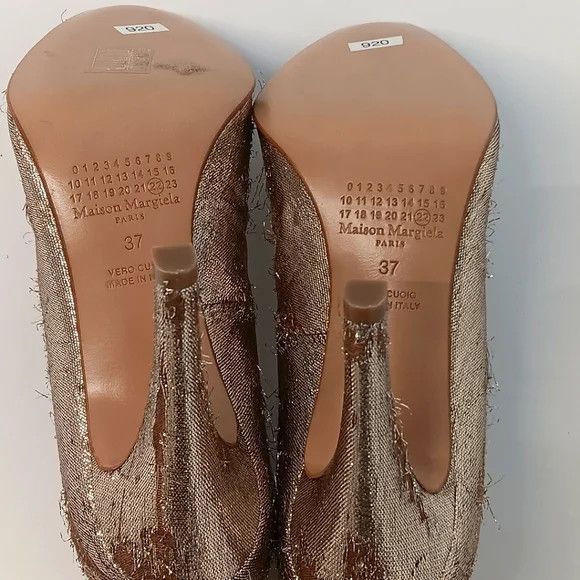 Maison Margiela Maison Margiela Women's Distressed Gold Metallic Pumps -EU39 Size US 9 / IT 39 - 11 Thumbnail