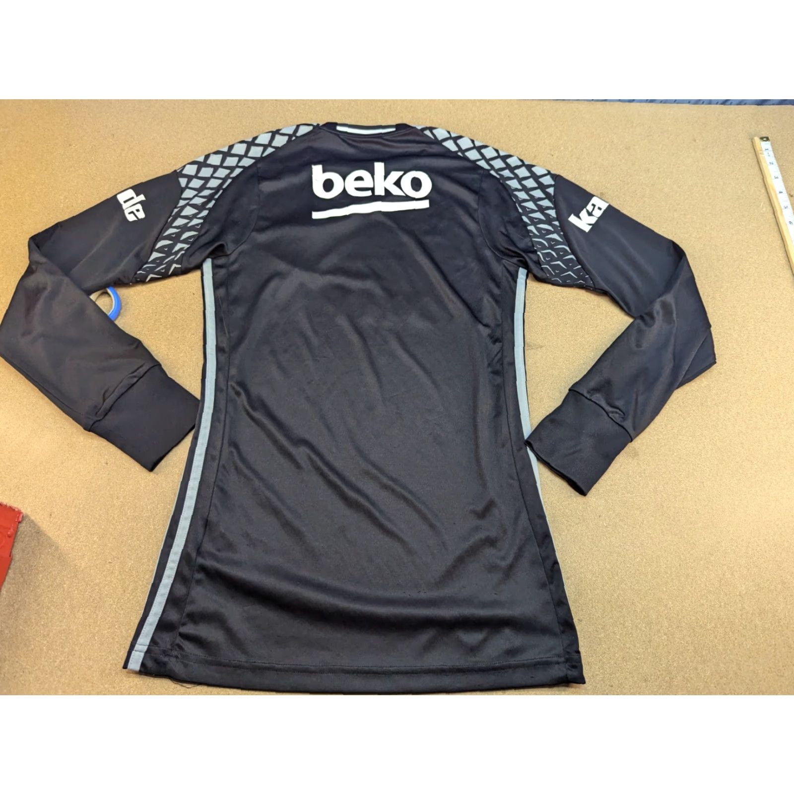 Adidas Adidas Besiktas 2016-2017 Mens Goalkeeper Jersey Adult Size XS Football Trikot Jersey Mens XS Black Polyester Quick Dry Team Sports Football Shirt Size US XS / EU 42 / 0 - 2 Thumbnail