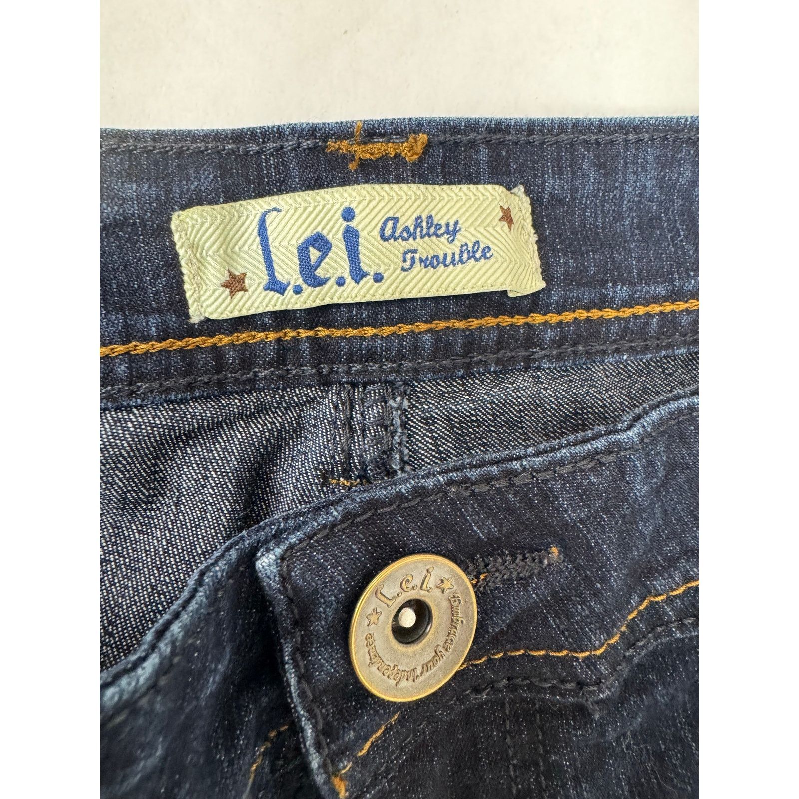 L.E.I. Vintage Y2K Low-Rise Jeans Flare Butterflies L.e.i. 11 Size 32" / US 10 / IT 46 - 4 Thumbnail
