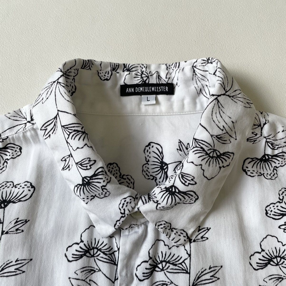 Ann Demeulemeester White Cotton Shirt With Black Flower Print Size US L / EU 52-54 / 3 - 4 Thumbnail