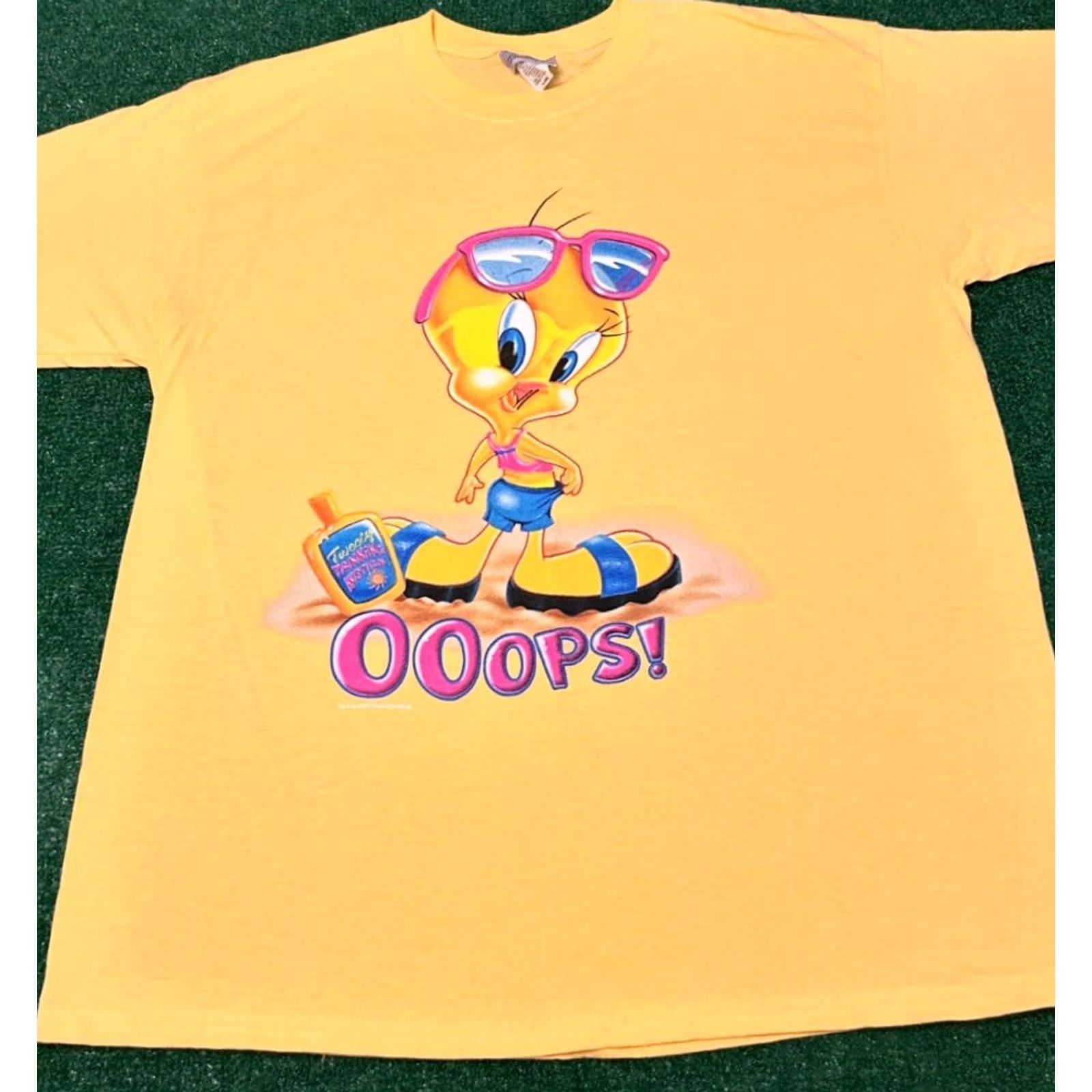 Vintage VINTAGE Tweety Bird Looney Tunes Beach Cartoon 2000 VTG Shirt Mens XL Yellow Short Sleeve T-Shirt 90s Mens Size US XL / EU 56 / 4 - 4 Thumbnail
