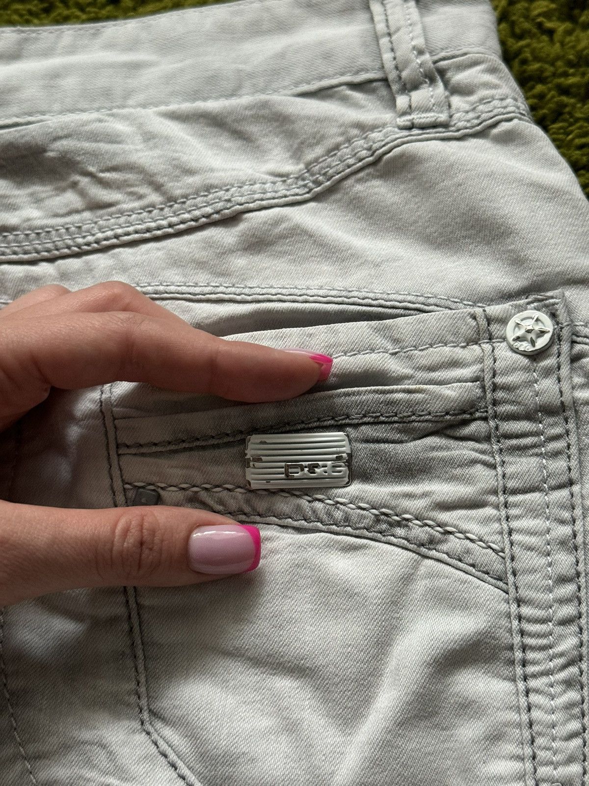 Designer × Dolce & Gabbana × Vintage Dolce & Gabbana D&G 2000s vintage Y2K denim capri shorts Size 27" / US 4 / IT 40 - 11 Thumbnail