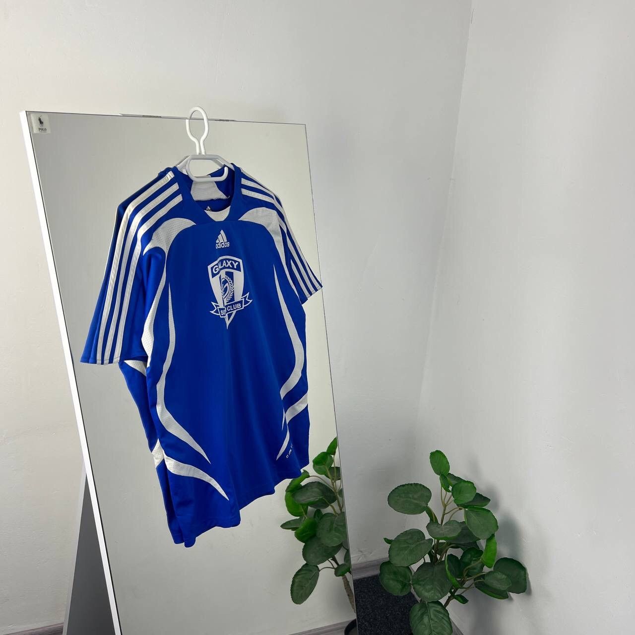 Adidas Vintage T-shirt Jersey Gelaxy Soccer Club Adidas Centre Logo Size US S / EU 44-46 / 1 - 1 Thumbnail