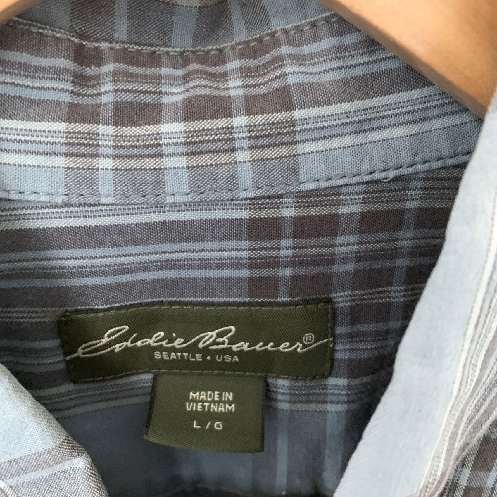 Eddie Bauer Eddie Bauer Button-Up Shirt Men Long Sleeve Plaid Blue L SZ L Mens, Button-Up, Regular, Blue Plaid, 632 Size US L / EU 52-54 / 3 - 4 Thumbnail