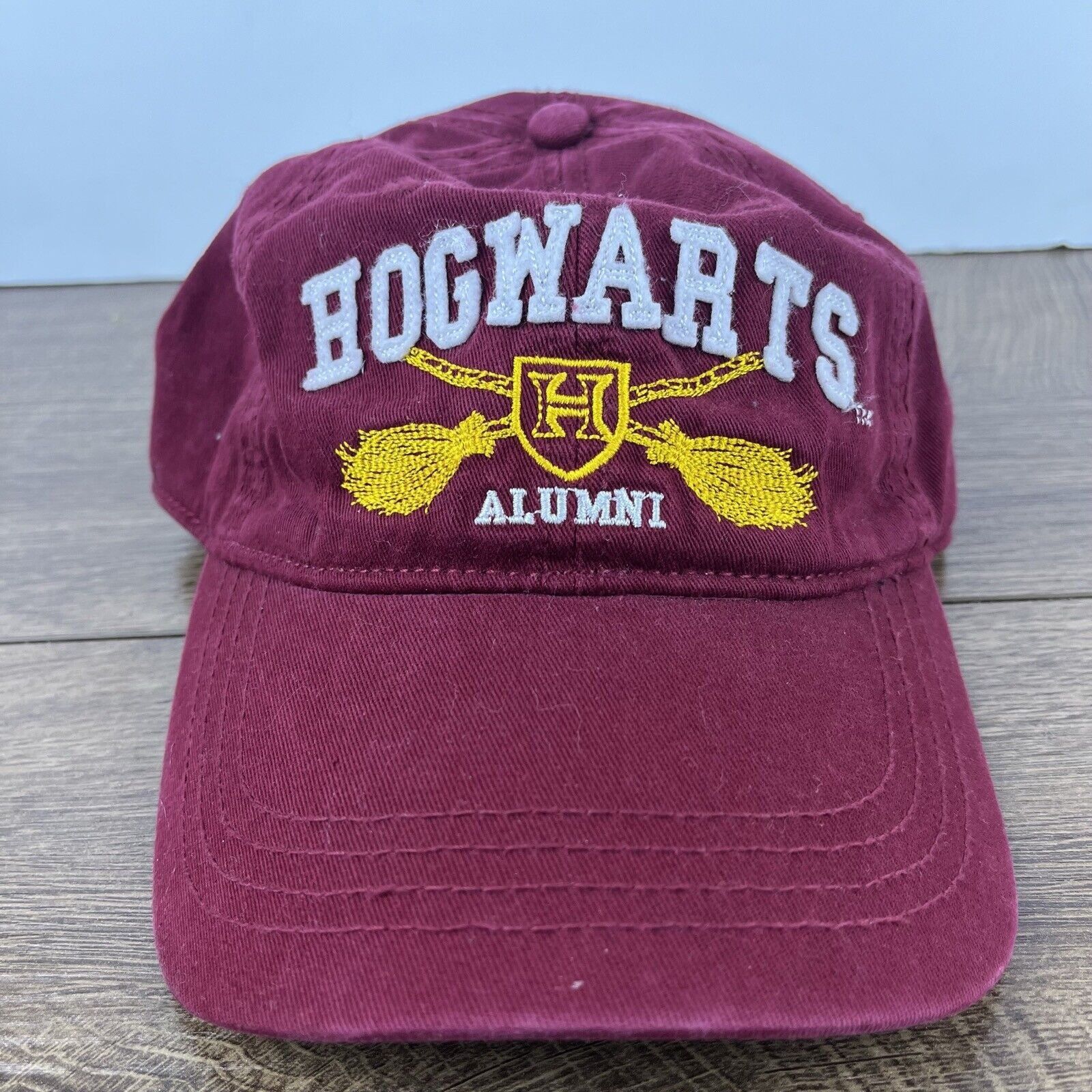 Other Harry Potter Hat Hogwarts Alumni Hat Red Adjustable Hat Red Size ONE SIZE - 1 Thumbnail