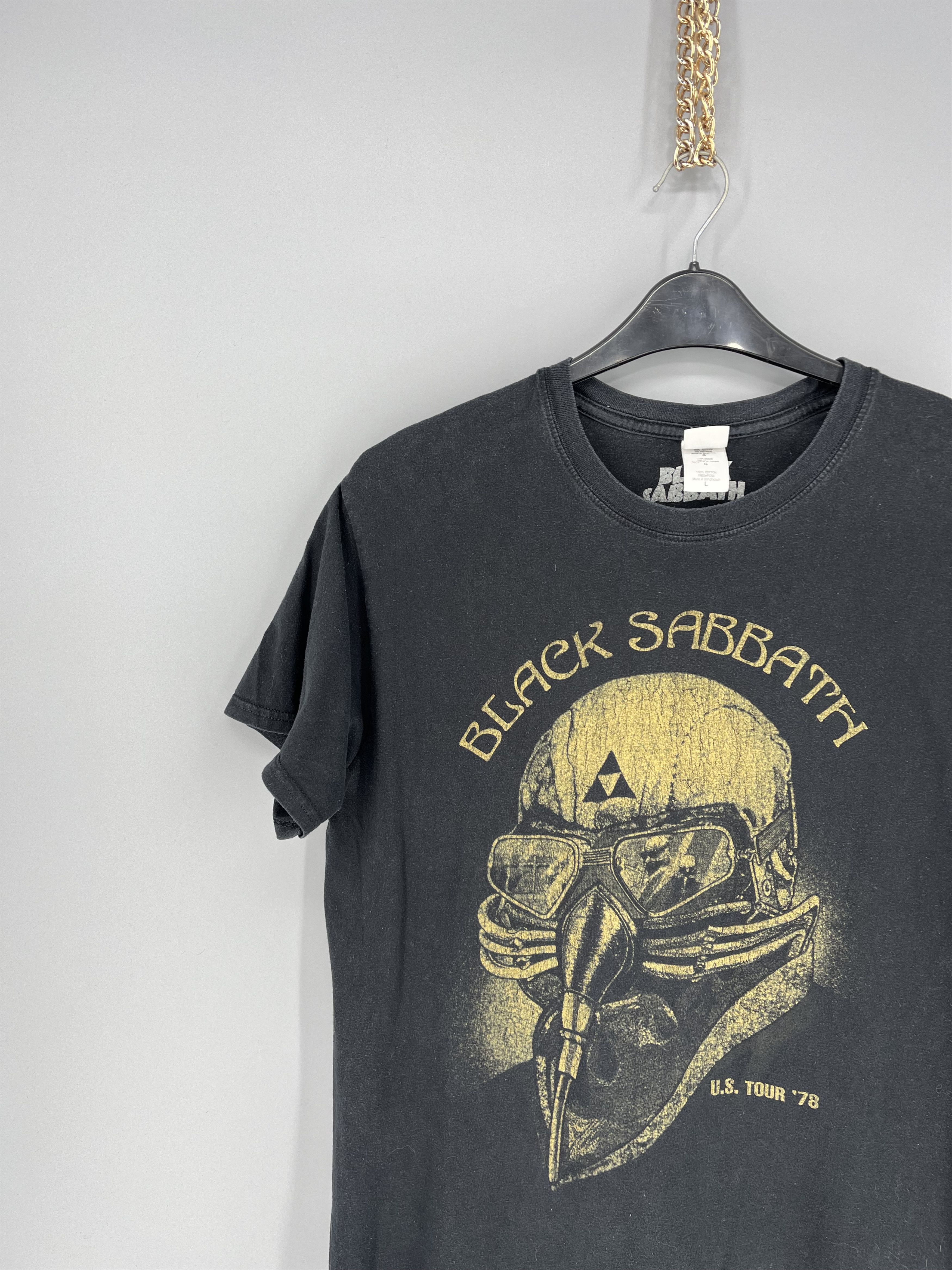 Band Tees Vintage Black Sabbath Big Logo Y2K T-Shirt Size US M / EU 48-50 / 2 - 4 Thumbnail