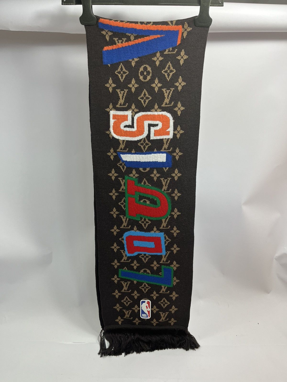 Louis Vuitton NBA MONOGRAM WOOL SCARF Size ONE SIZE - 1 Thumbnail