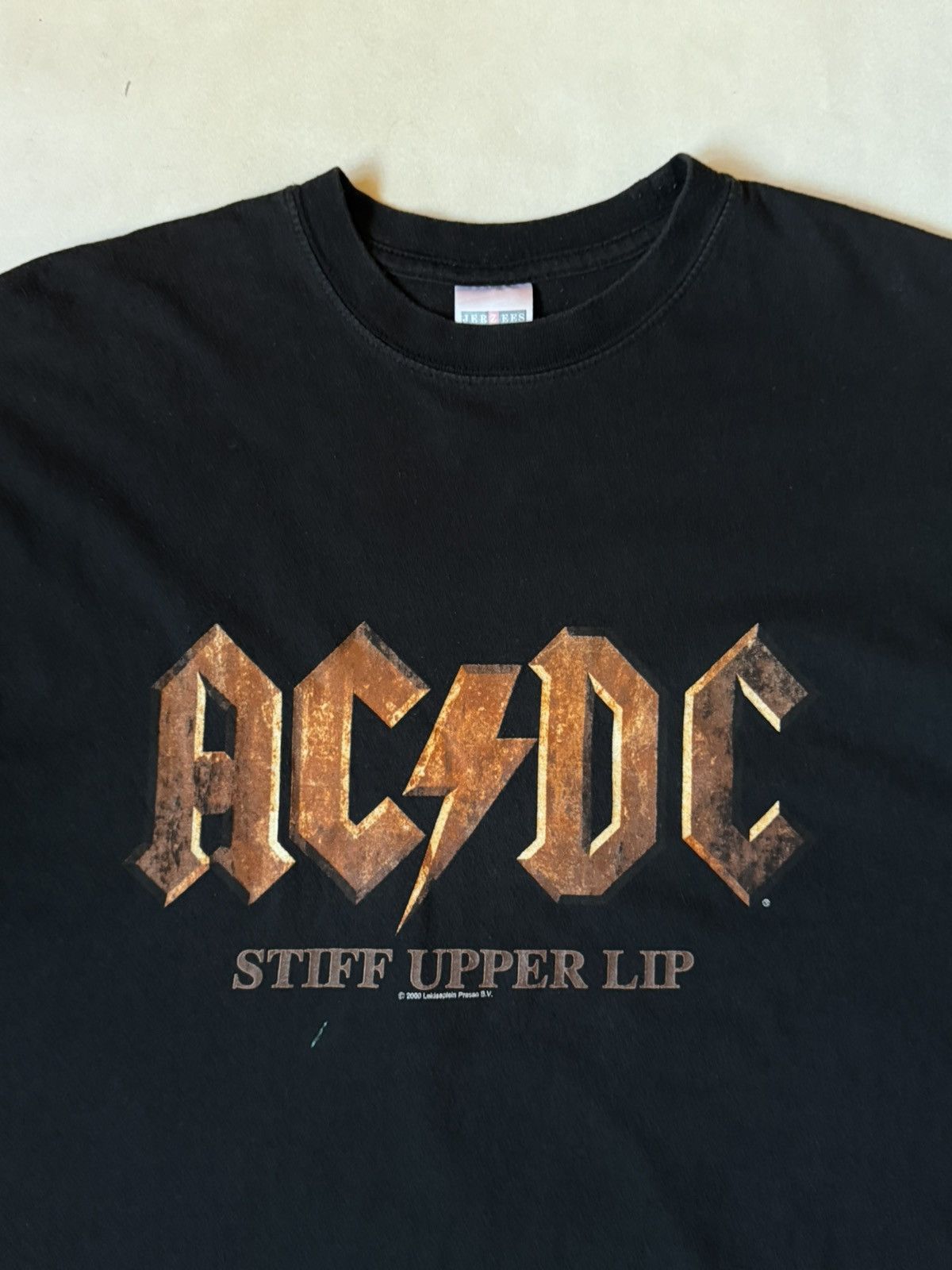 AC/DC AC/DC 2000 Stiff Upper Lip Vintage Merch T Shirt Jerzees Size US M / EU 48-50 / 2 - 3 Thumbnail