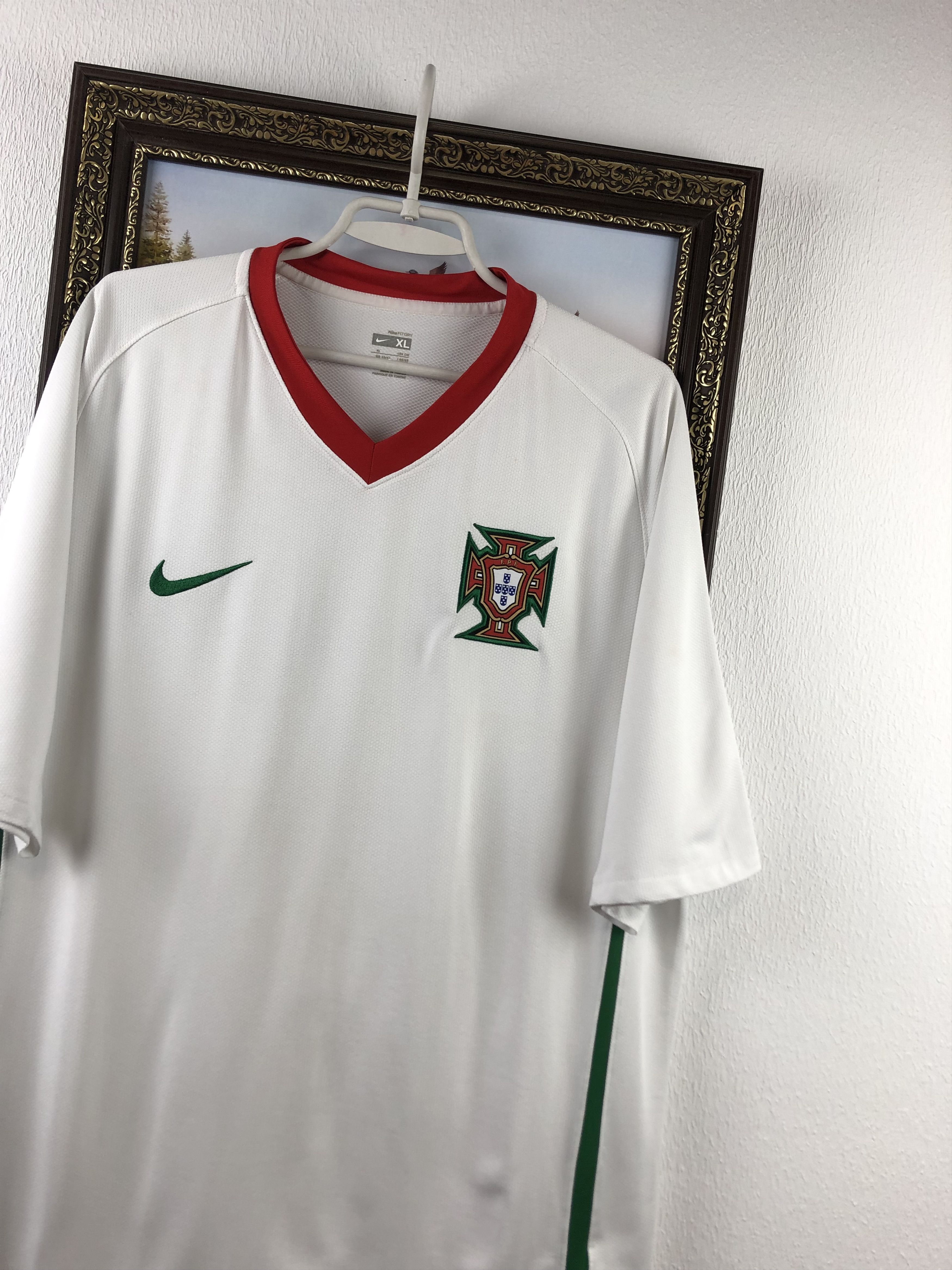 Nike Portugal football shirt Soccer Nike Jersey Trikot Tee Hype Size US XL / EU 56 / 4 - 4 Thumbnail