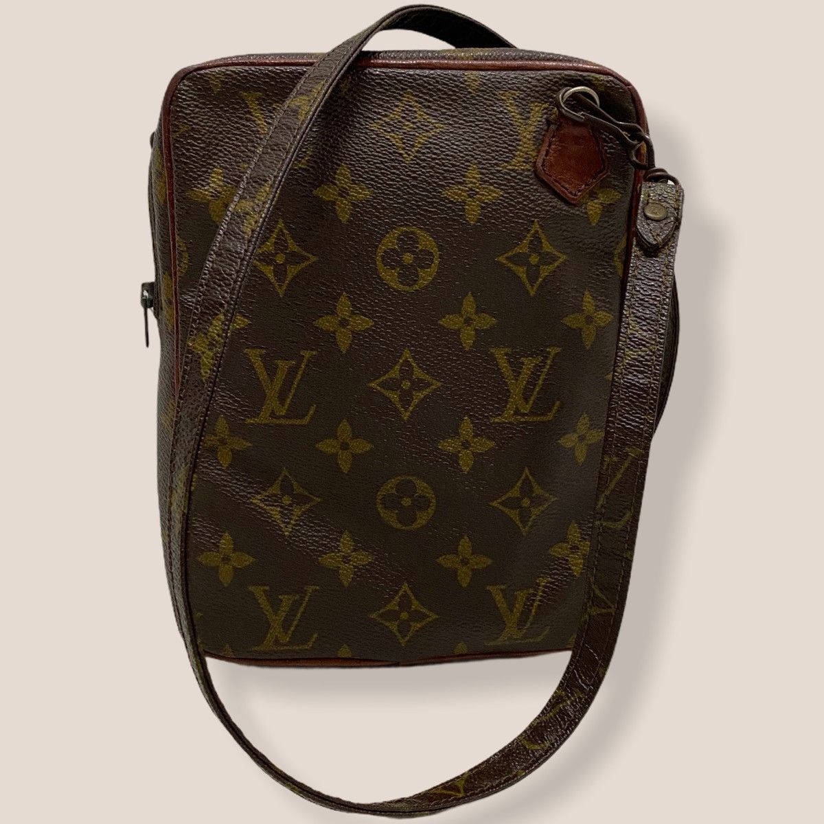 Vintage ‼️YES‼️ AUTHENTIC LOUIS VUITTON DANUBE ECLAIR ZIPPER SLING BAG Size ONE SIZE - 2 Thumbnail
