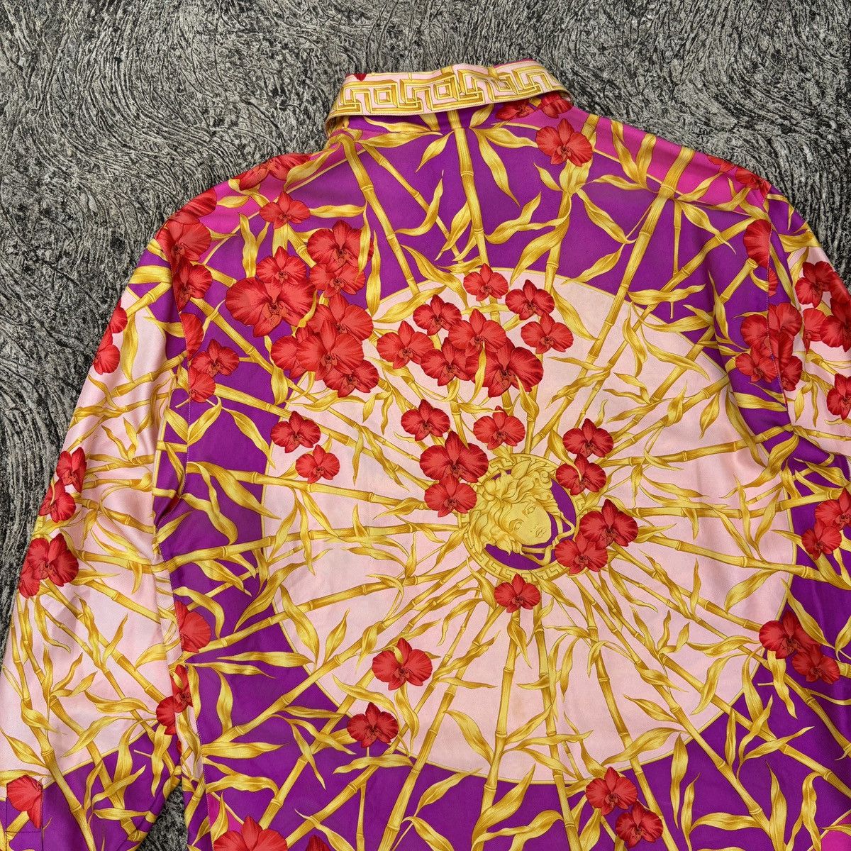 Versace Vintage Versace medusa silk button shirt Size US M / EU 48-50 / 2 - 5 Thumbnail