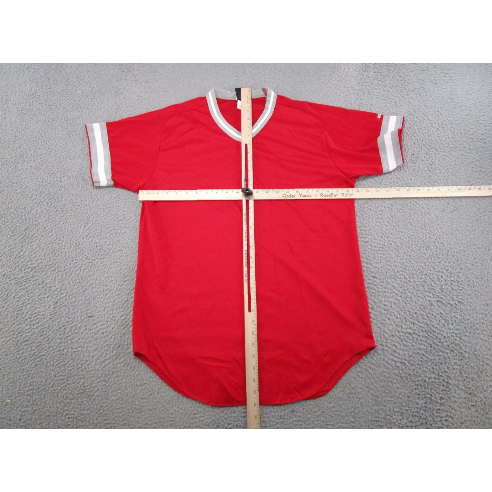 Wilson VINTAGE Wilson Shirt Mens L Red 90s USA Jersey V-Neck Blank T-Shirt Size US L / EU 52-54 / 3 - 5 Thumbnail