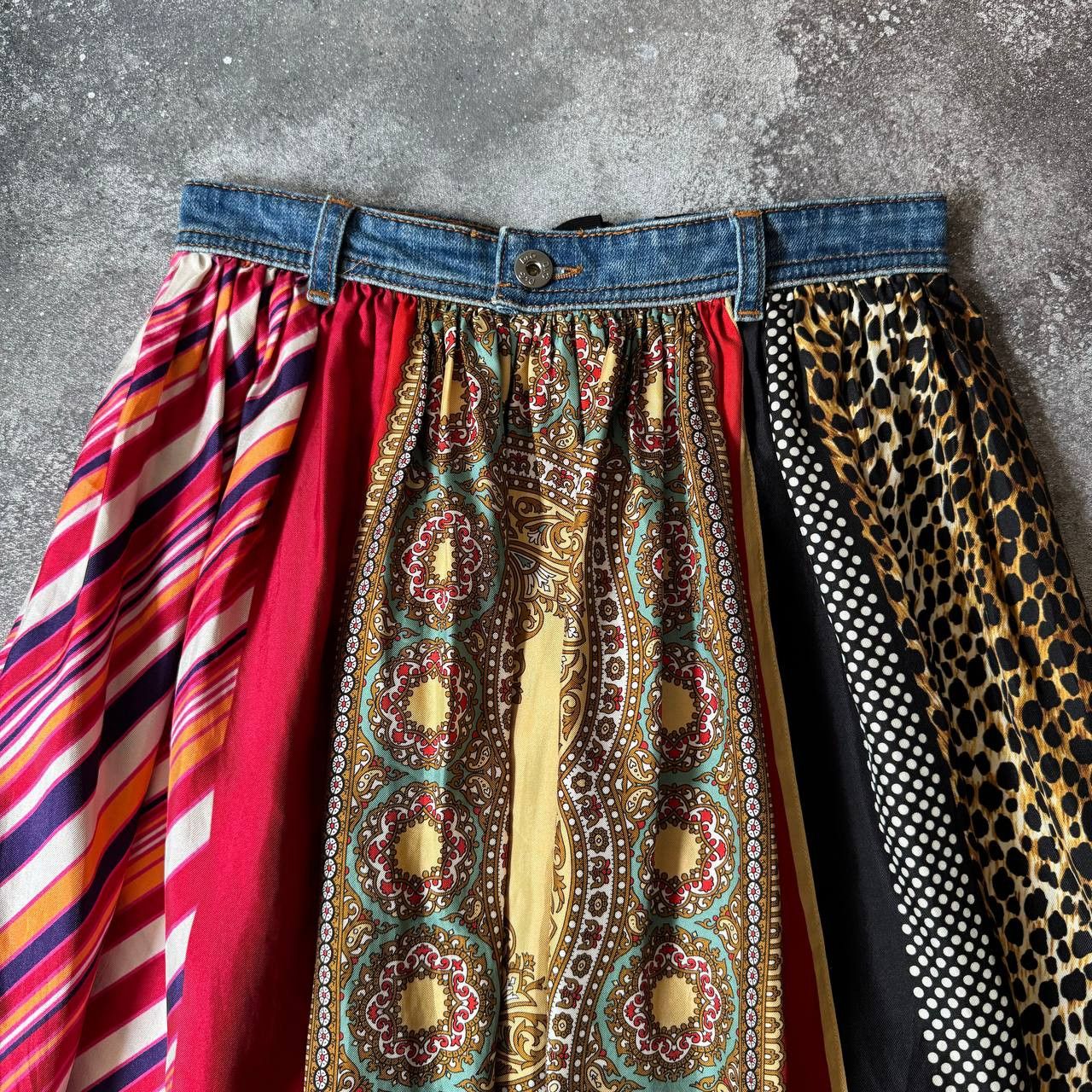 Dolce & Gabbana Dolce & Gabbana D&G Multicolor Silk Skirt Size 27" / US 4 / IT 40 - 5 Thumbnail