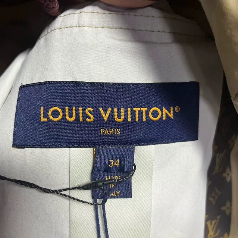 Louis Vuitton Louis Vuitton 24 Latest Beige Logo Hooded Zipper Long Slee Size XXS / US 00 / IT 34 - 2 Thumbnail