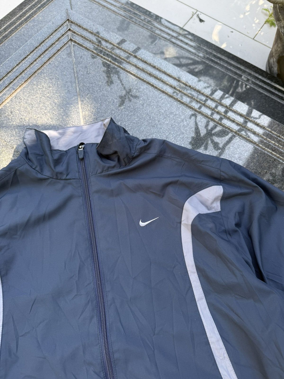 Nike 90’s NIKE RARE SWOOSH Y2K RETRO ZIP NYLON LOGOVINTAGE JACKET Size US L / EU 52-54 / 3 - 3 Thumbnail