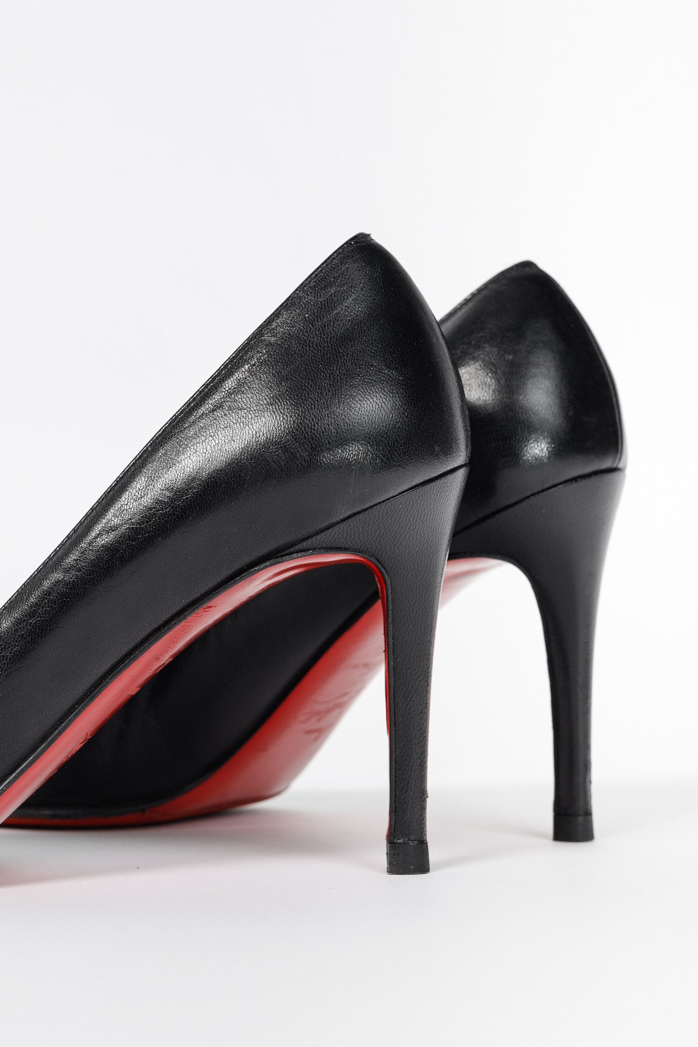 Christian Louboutin Christian Louboutin Simple Black Leather Pumps Size US 8 / IT 38 - 7 Thumbnail