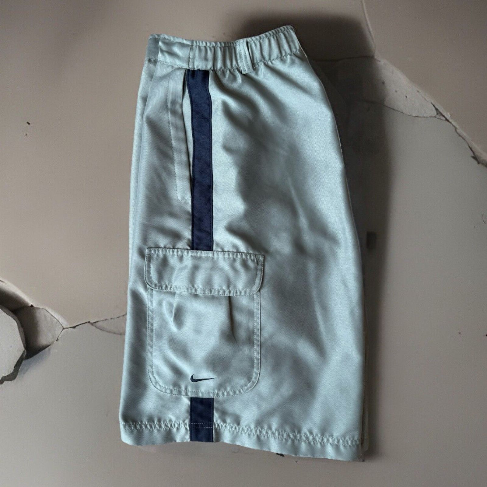 Nike × Vintage Vintage Nike Cargo Shorts Large Gray Y2K Utility Sportswear Size US 31 - 1 Thumbnail