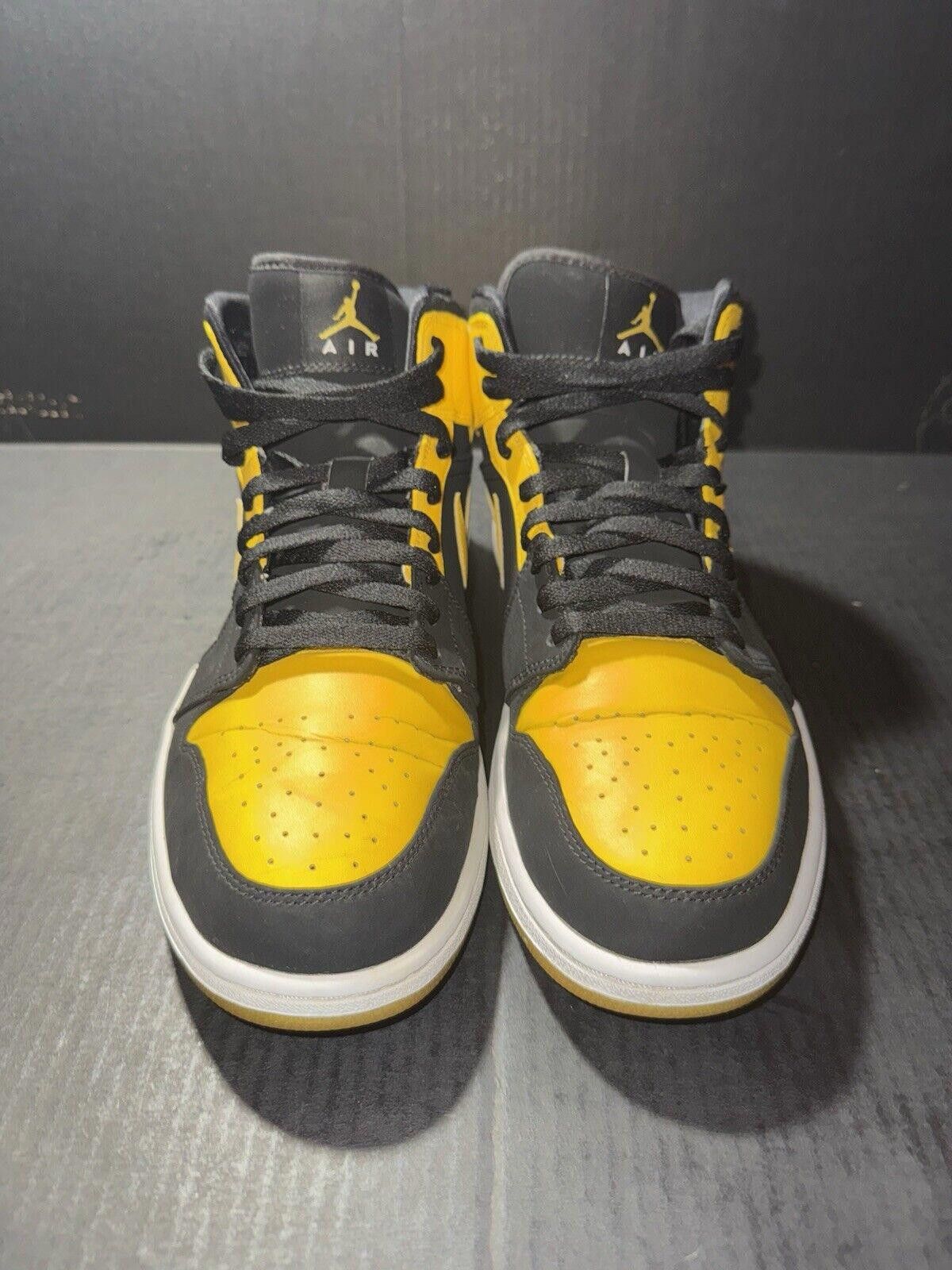 Jordan Brand Nike Air Jordan 1 Retro Mid New Love 2017 554724-035 Sz 11.5 Size US 11.5 / EU 44-45 - 3 Thumbnail