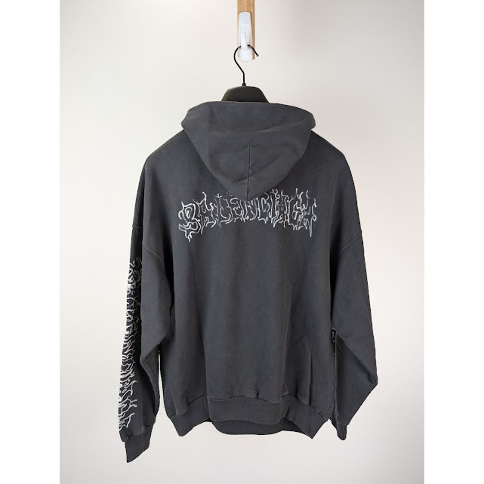 Balenciaga o1rshd1 Q:2 / DIY Metal Outline Large Fit Hoodie Faded Black Size US XL / EU 56 / 4 - 14 Thumbnail