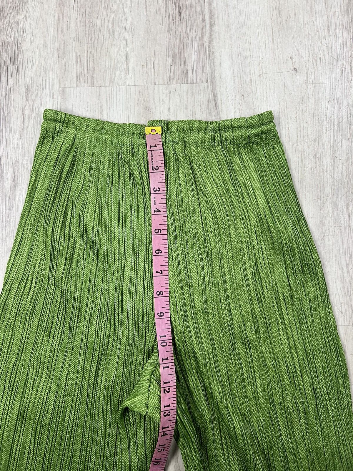 Pleats Please Issey Miyake Pleats Please Short Pants Size 34" / US 12 / IT 48 - 9 Thumbnail