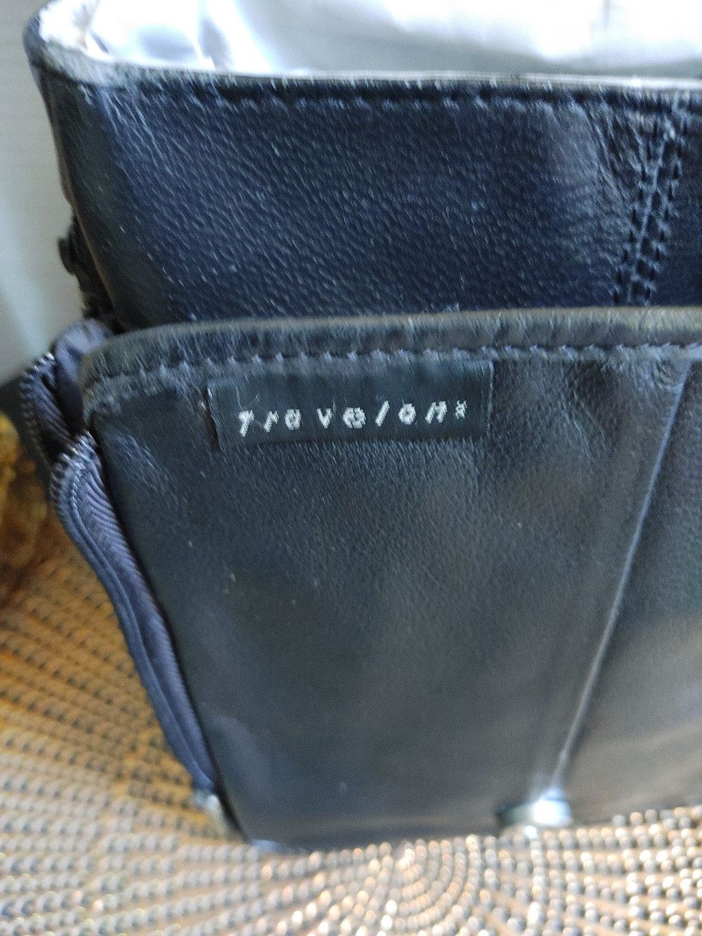 Away Travel Travelon Leather Sling Bag Size ONE SIZE - 5 Thumbnail
