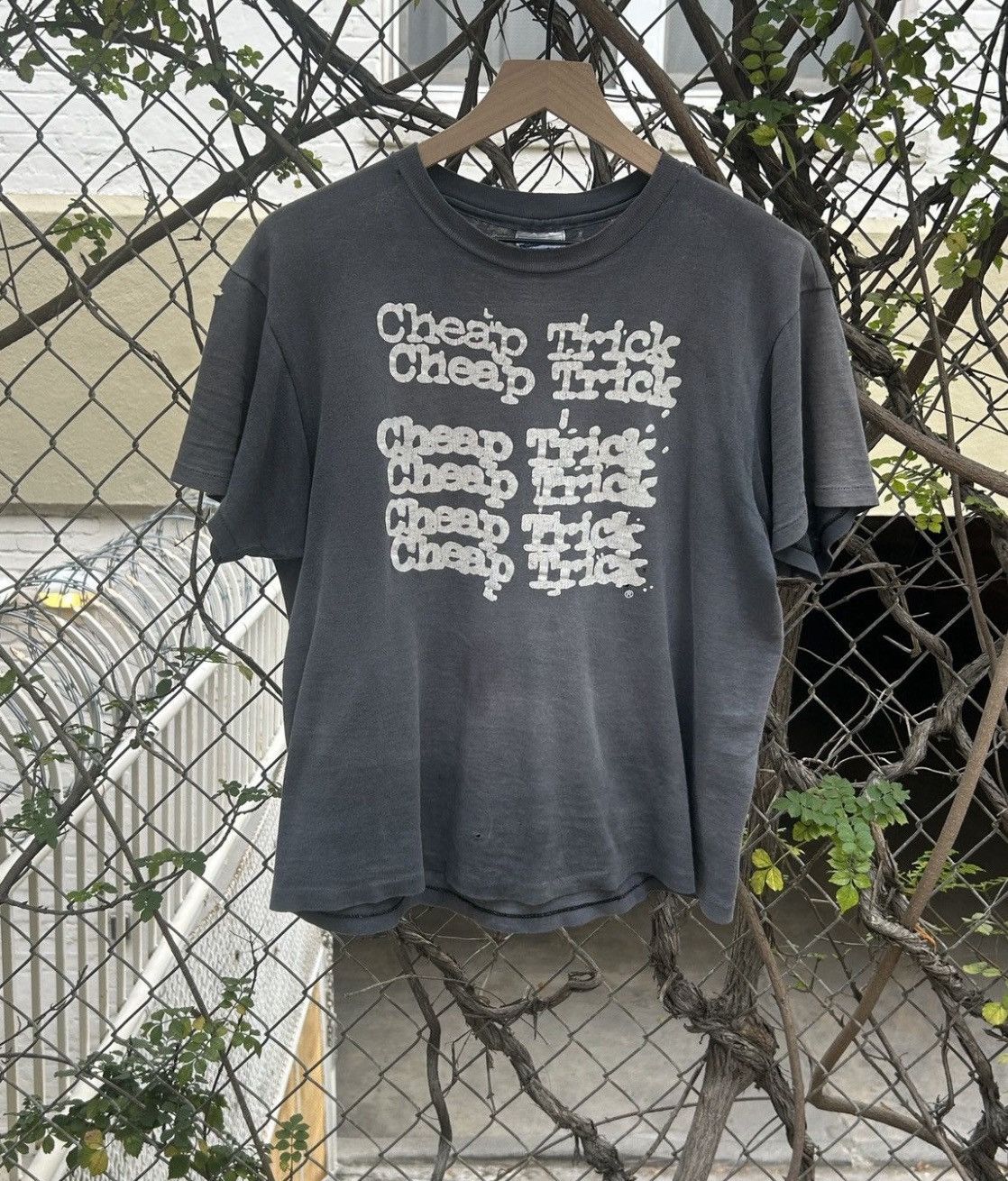 Vintage 1980’s cheap trick tour tee Size US L / EU 52-54 / 3 - 1 Thumbnail