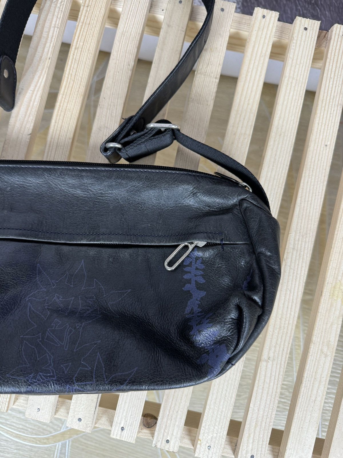 Mandarina Duck Mandarina Duck black leather printed shoulder crossbody bag Size ONE SIZE - 5 Thumbnail